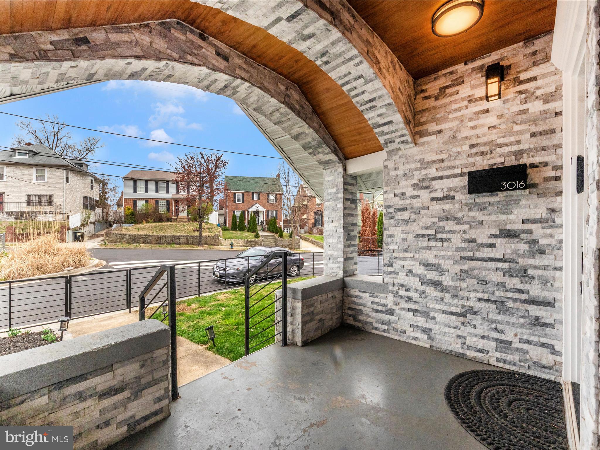 3016 THAYER STREET NE