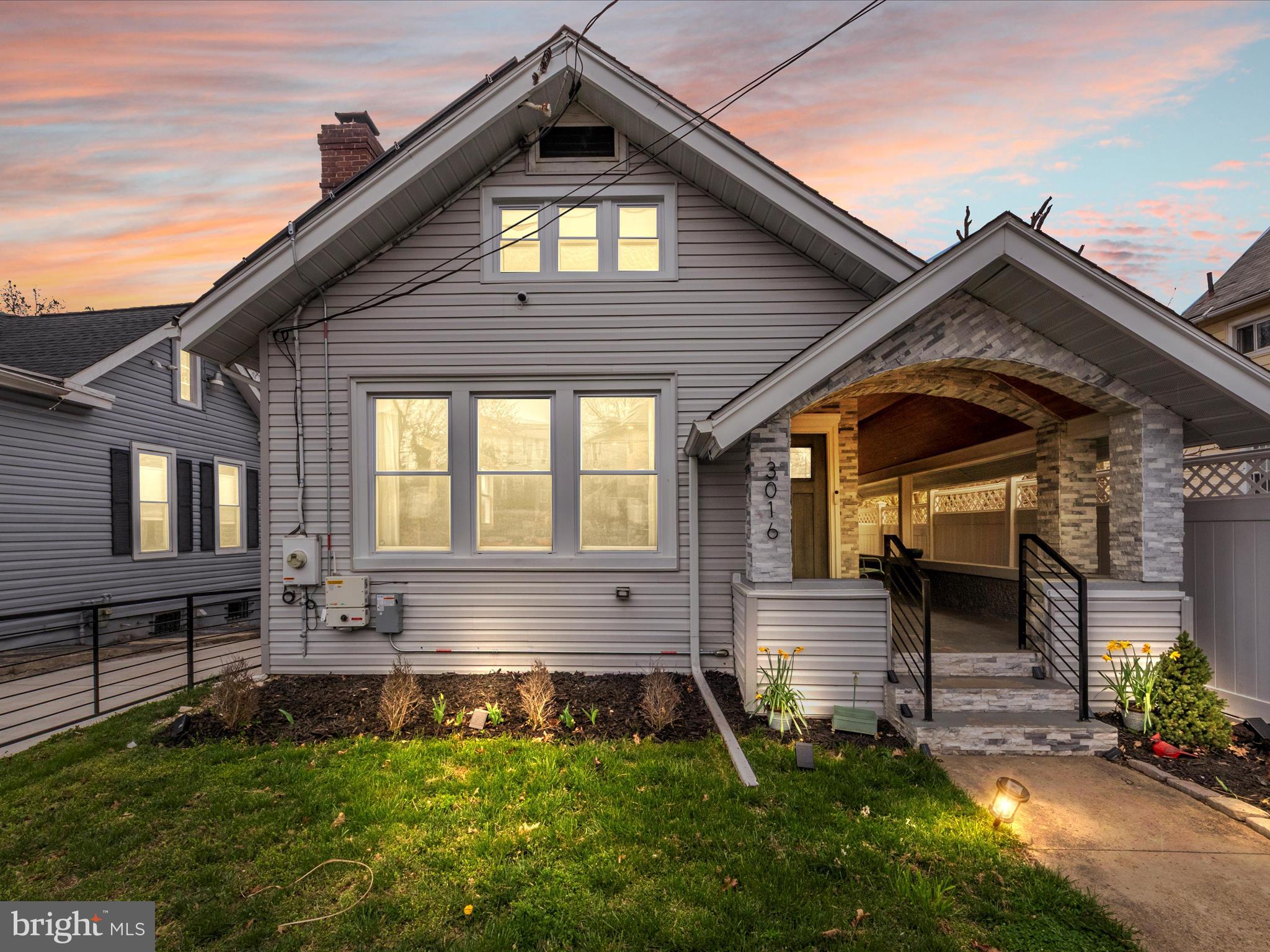 3016 THAYER STREET NE