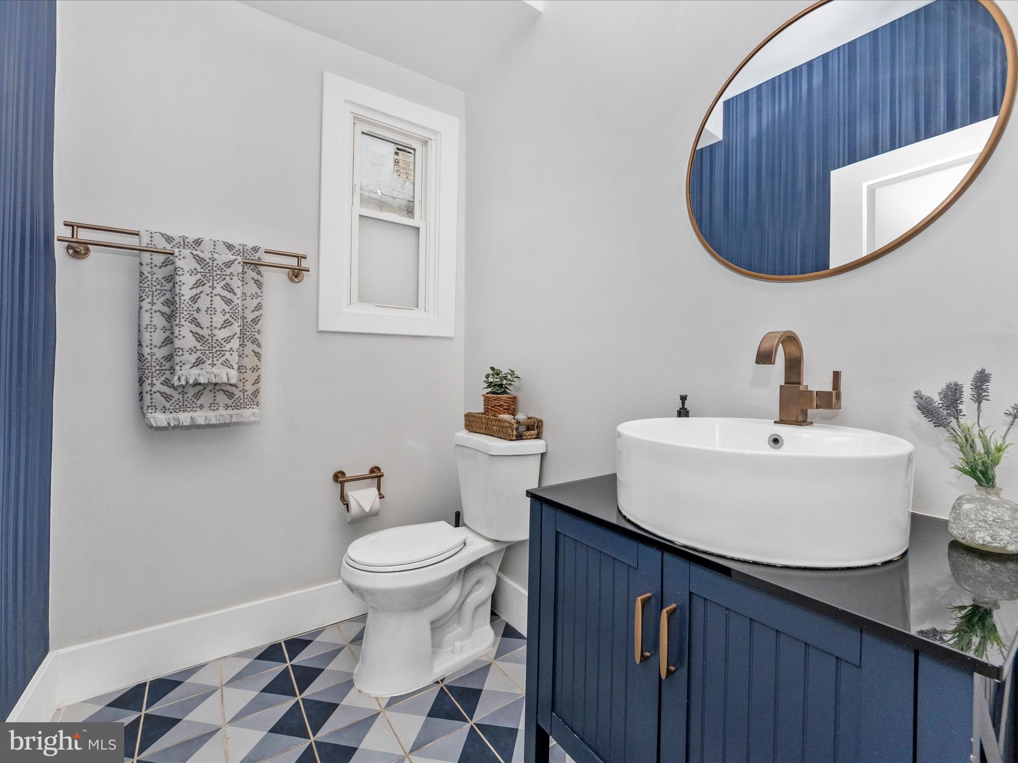 3016 THAYER STREET NE