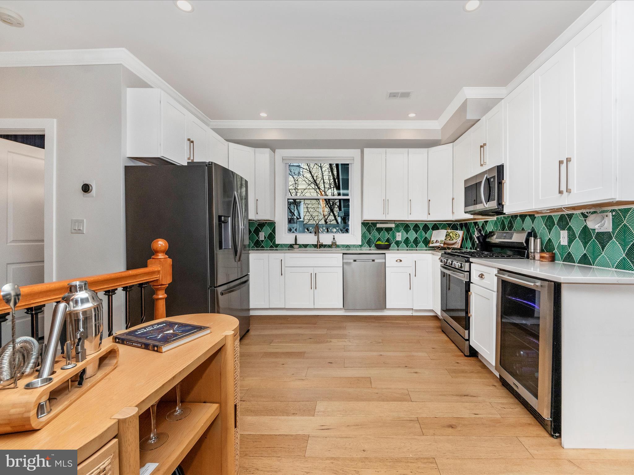 3016 THAYER STREET NE