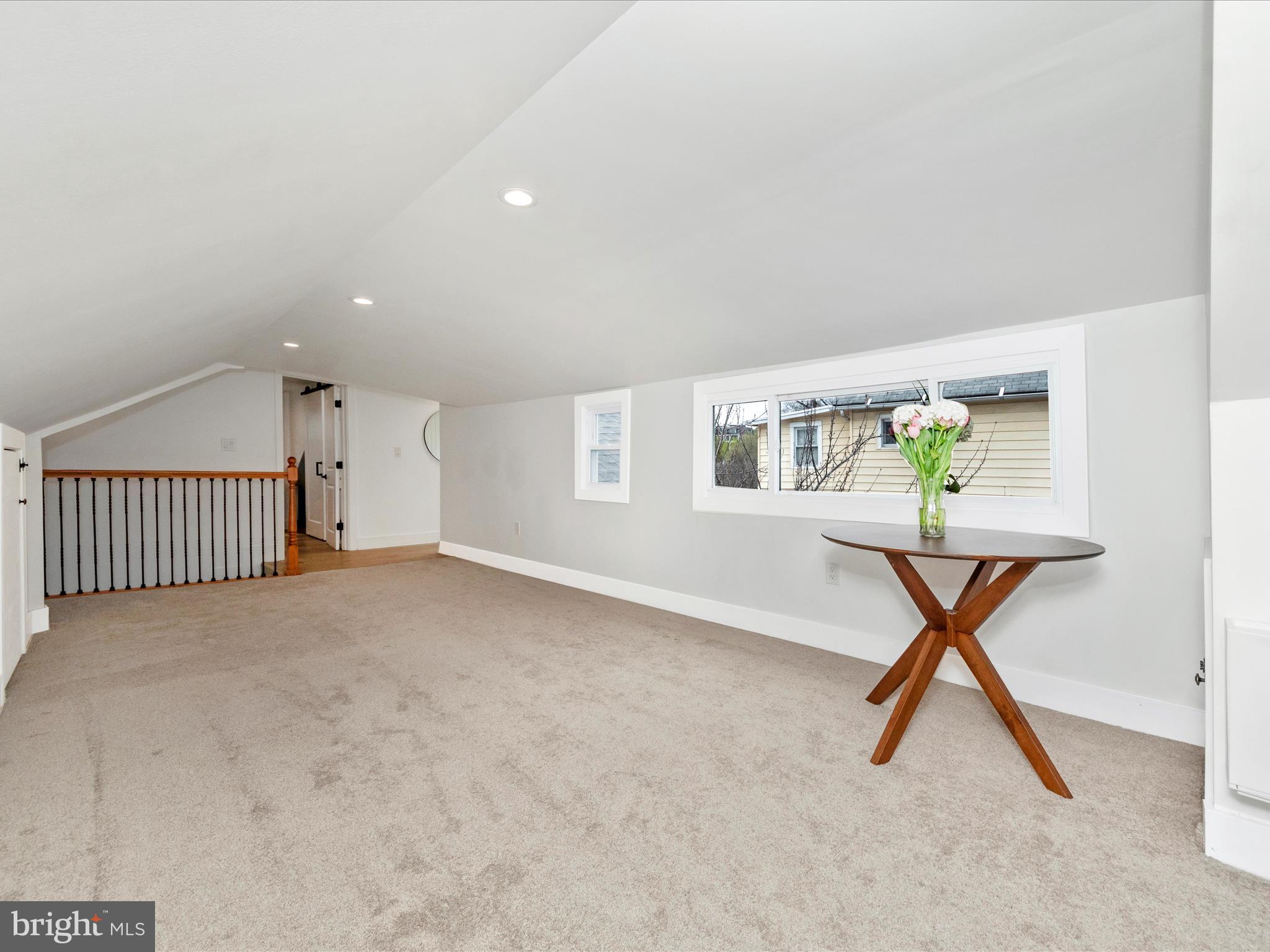 3016 THAYER STREET NE