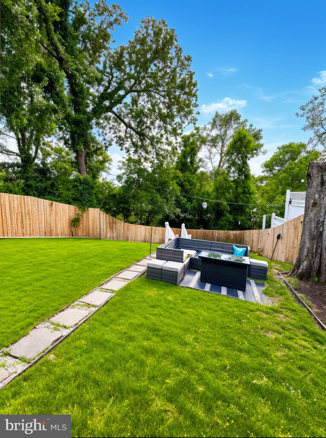 3016 THAYER STREET NE