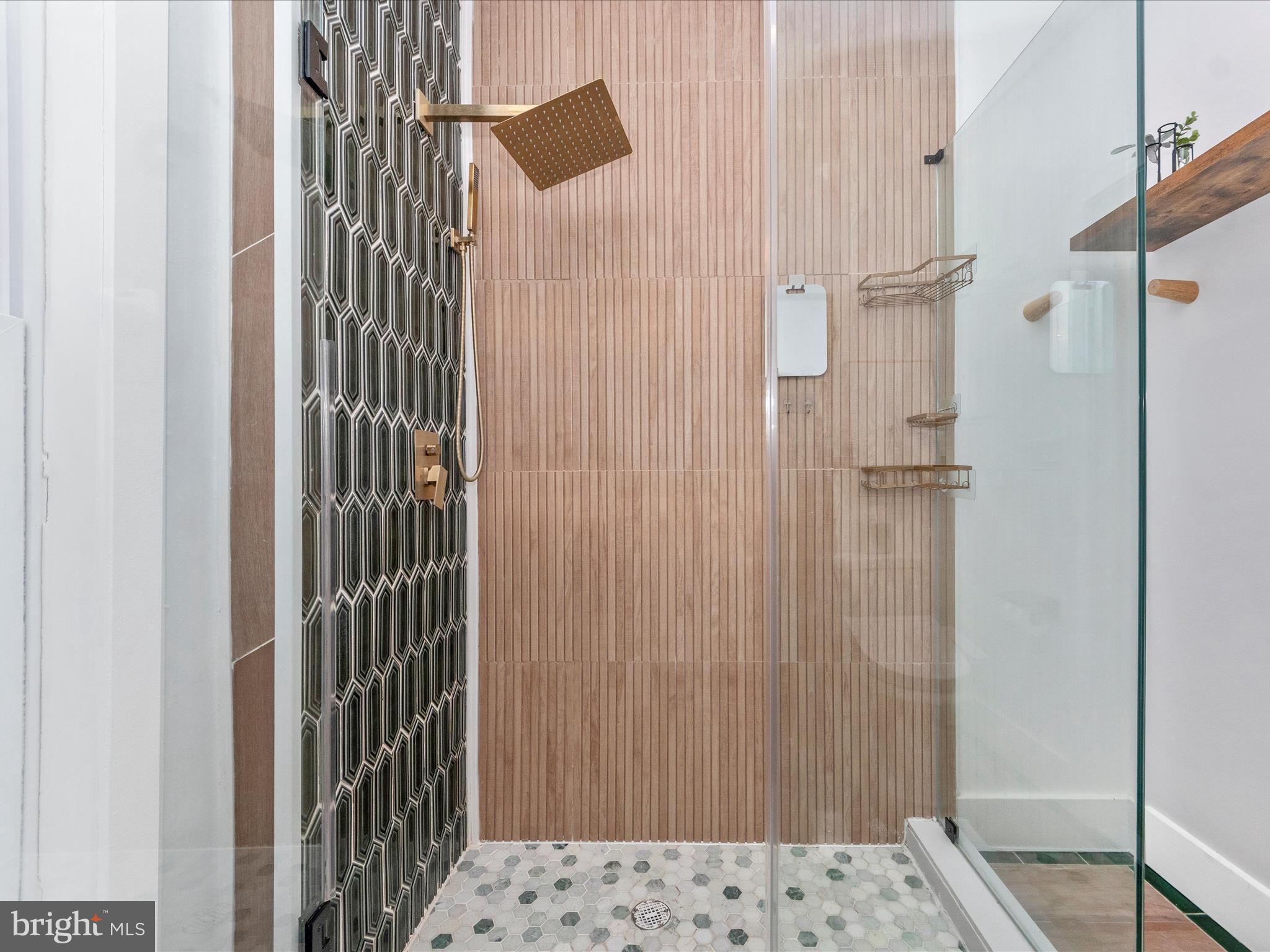 3016 THAYER STREET NE