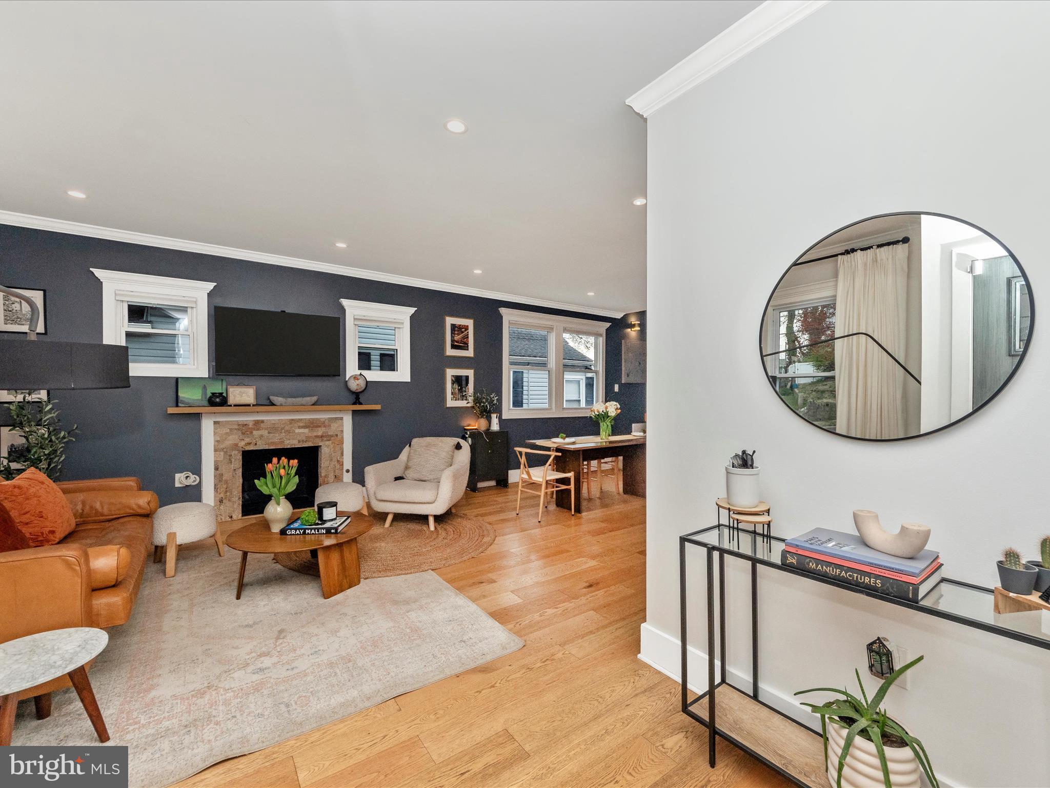 3016 THAYER STREET NE