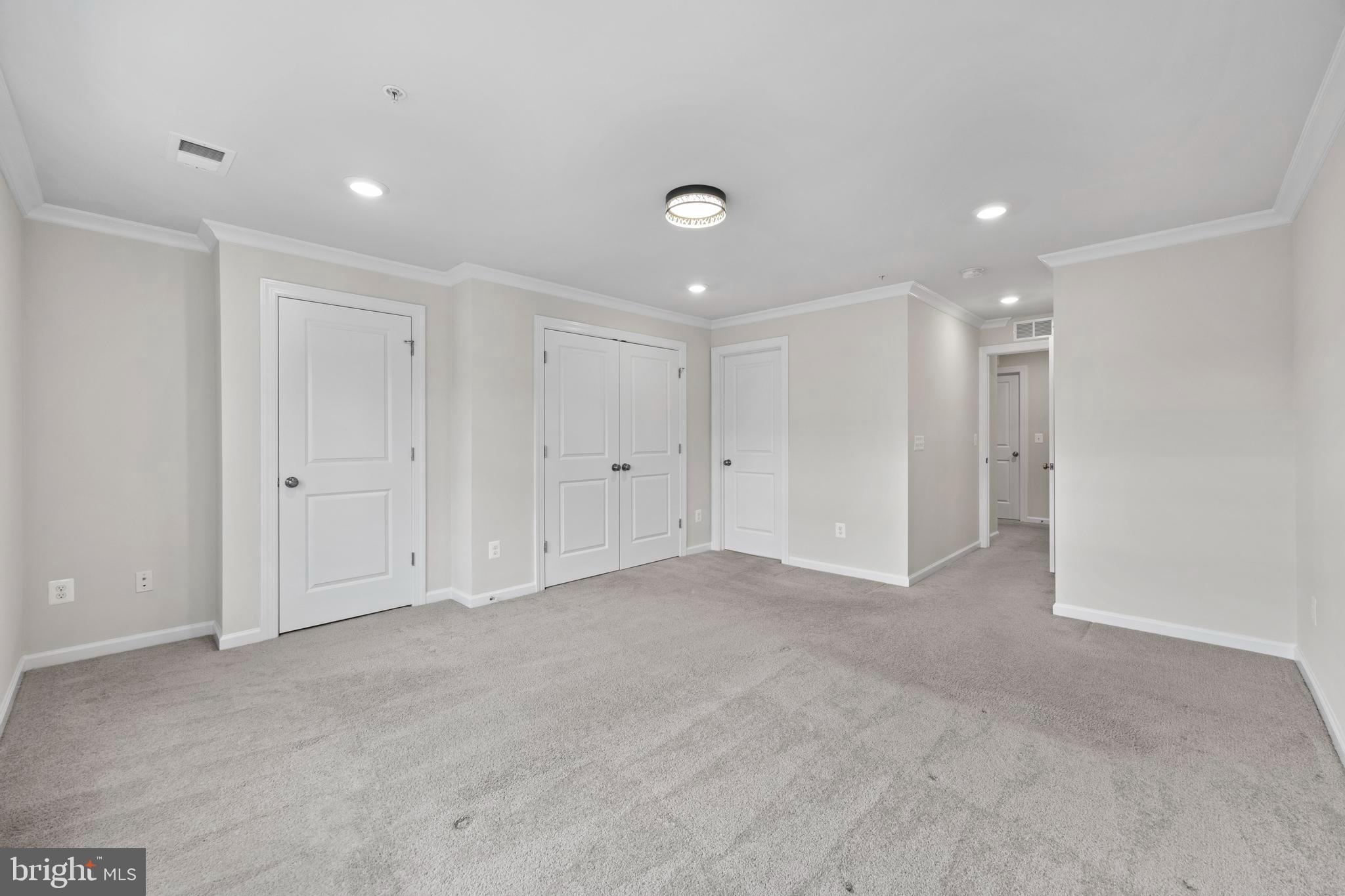 5936 FORUM SQUARE