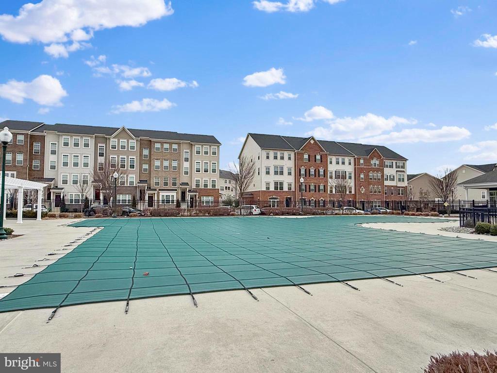 5936 FORUM SQUARE