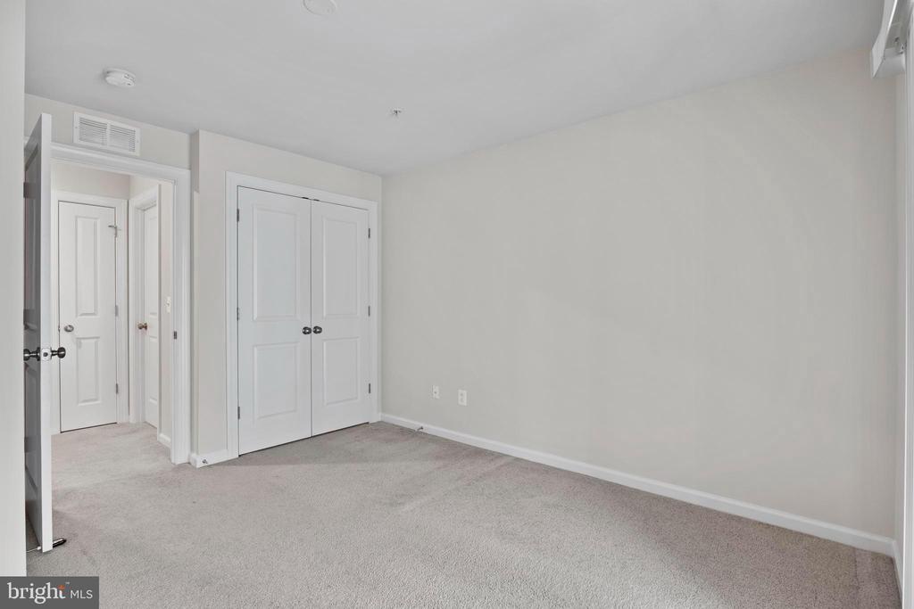 5936 FORUM SQUARE