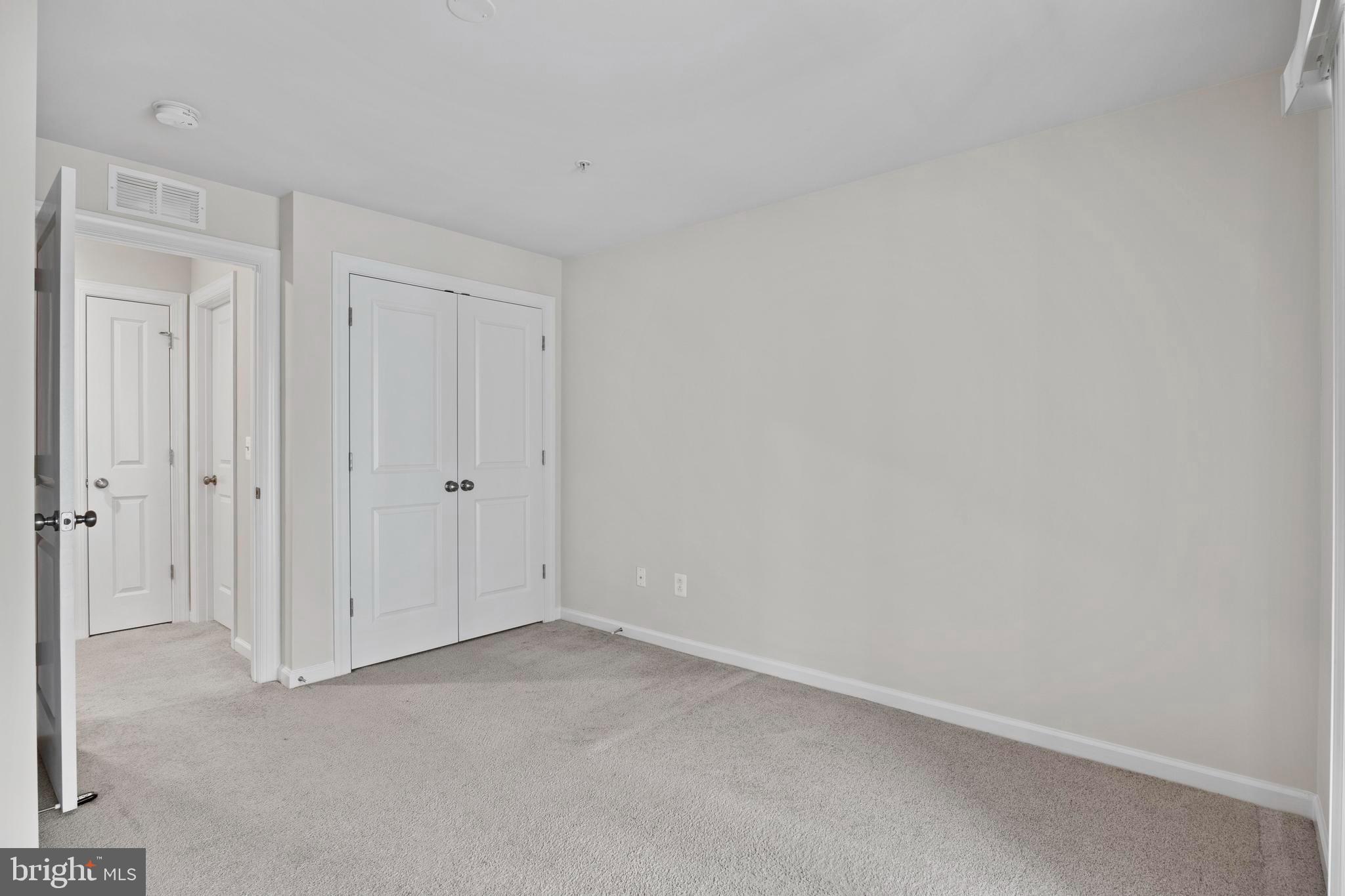 5936 FORUM SQUARE
