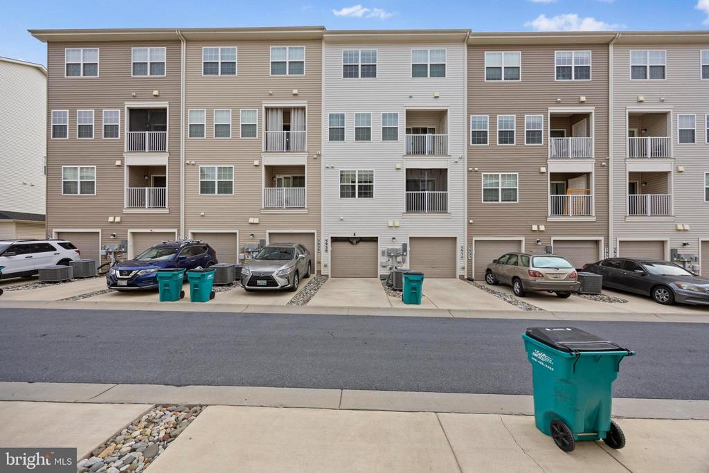 5936 FORUM SQUARE