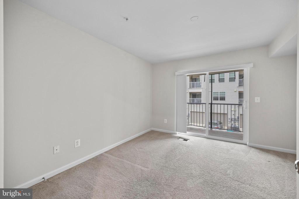 5936 FORUM SQUARE