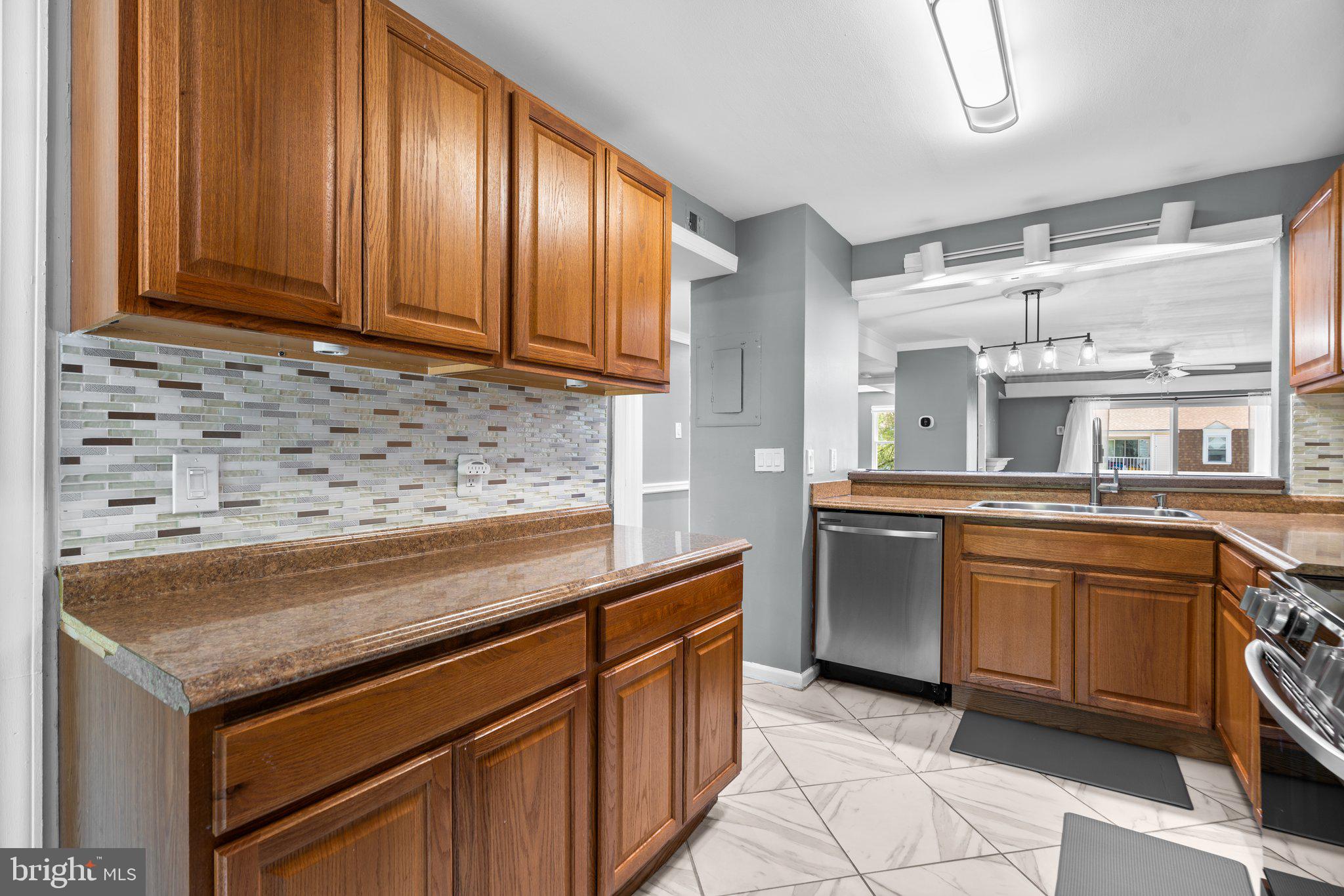 20325 BEACONFIELD TERRACE 101