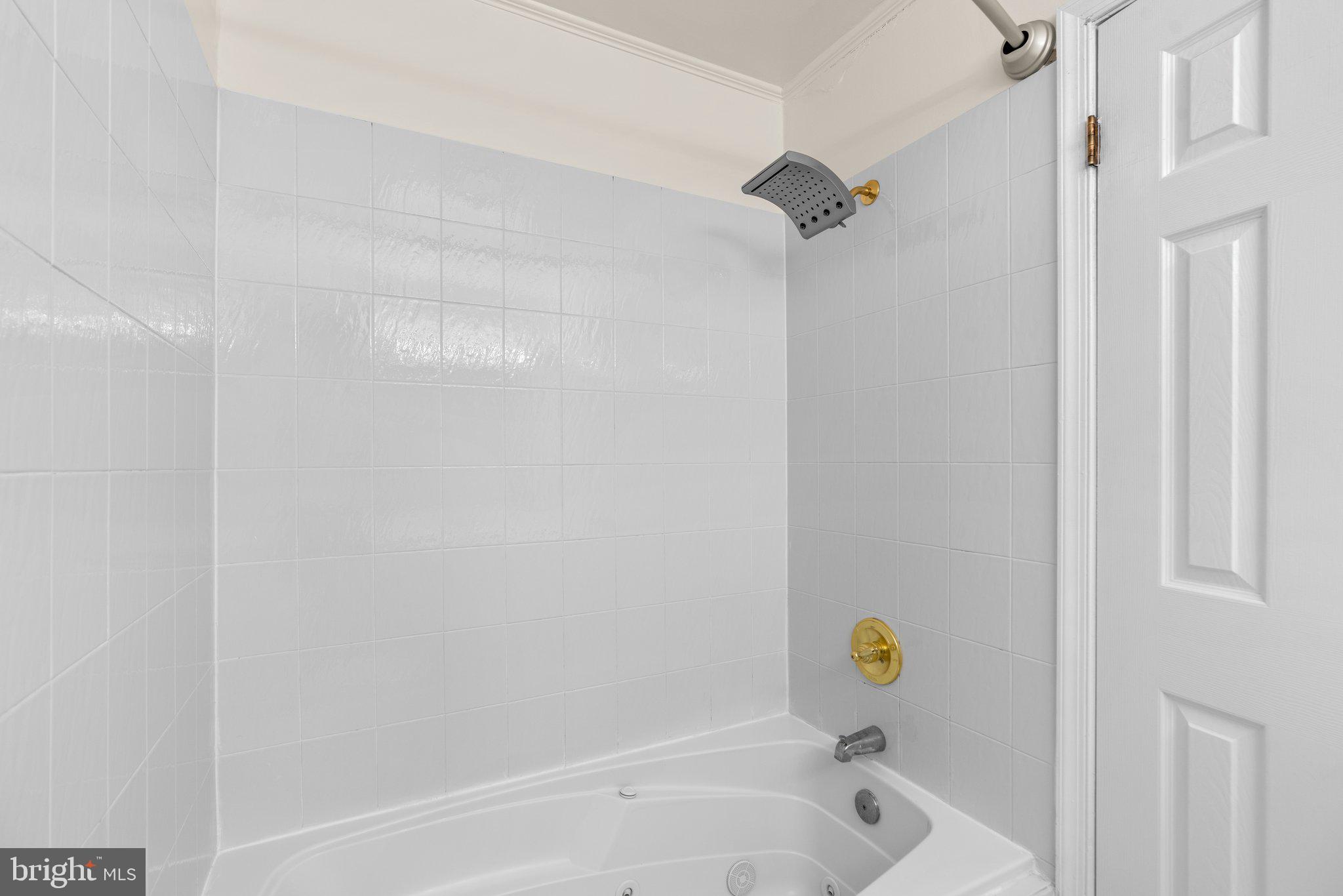 20325 BEACONFIELD TERRACE 101