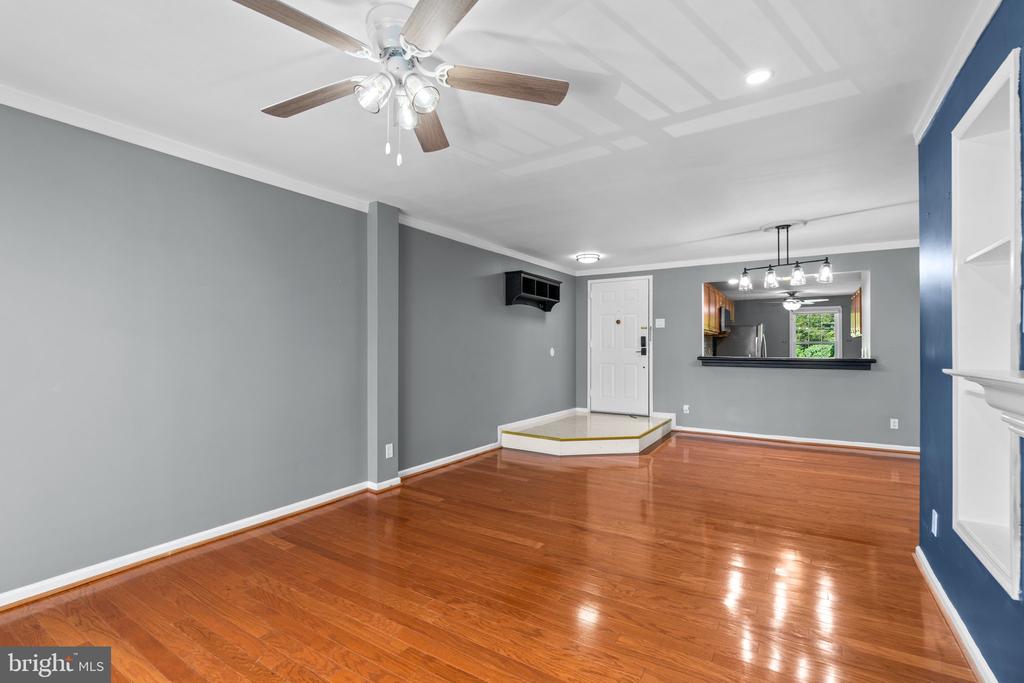 20325 BEACONFIELD TERRACE 101