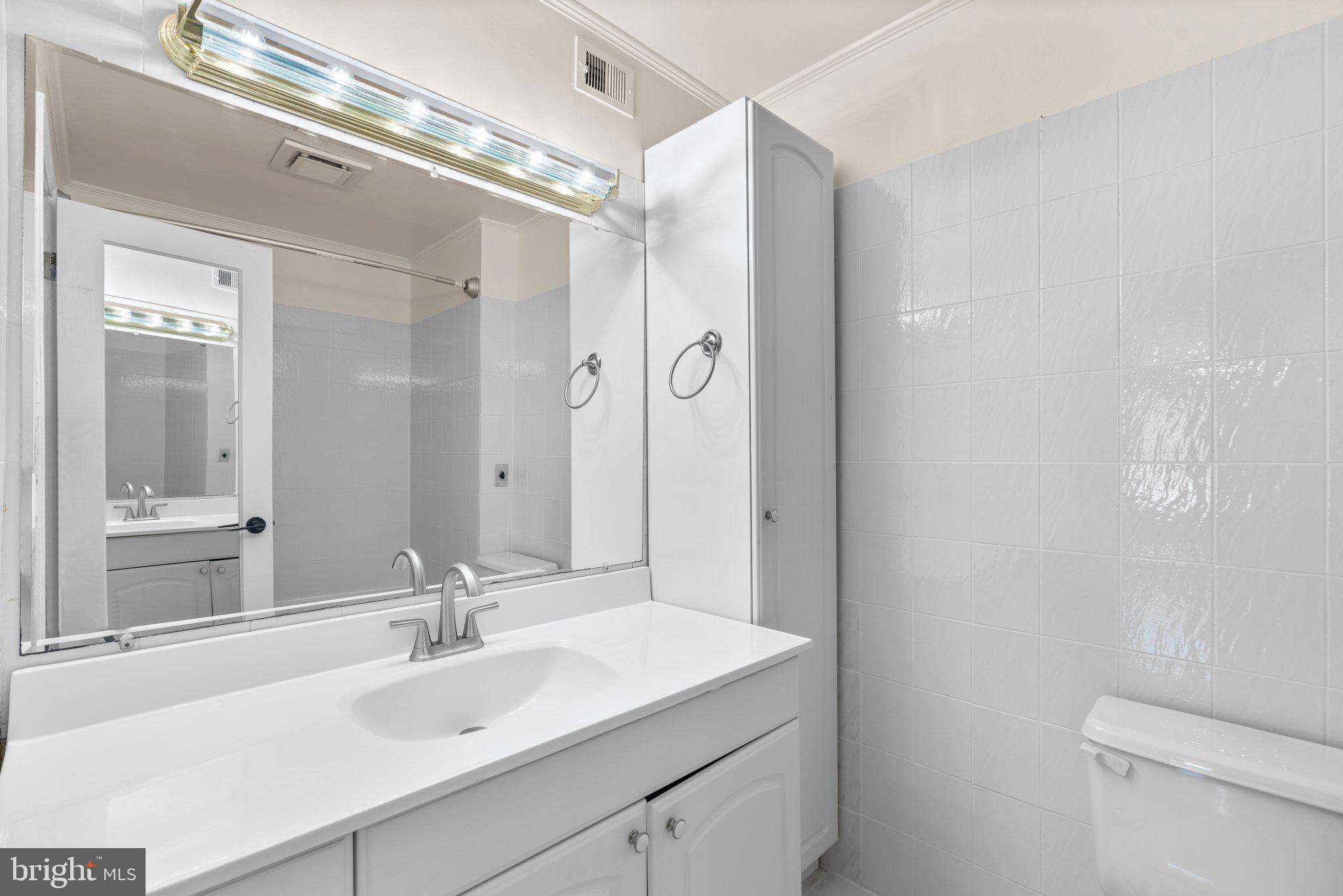 20325 BEACONFIELD TERRACE 101