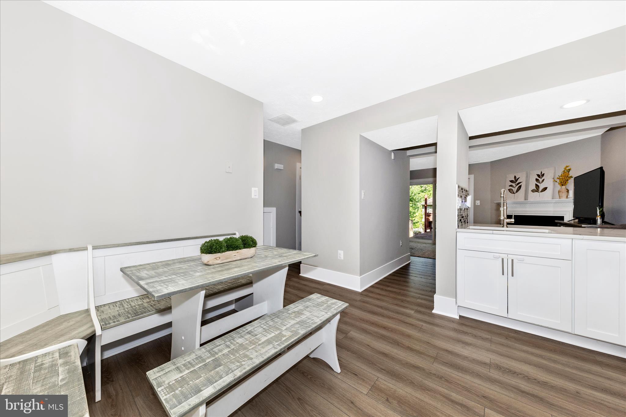 608 CABIN COURT