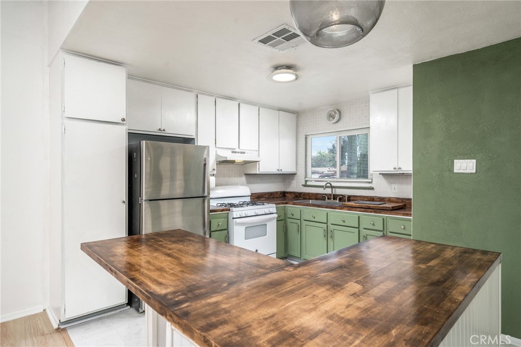 24798 Eucalyptus Avenue