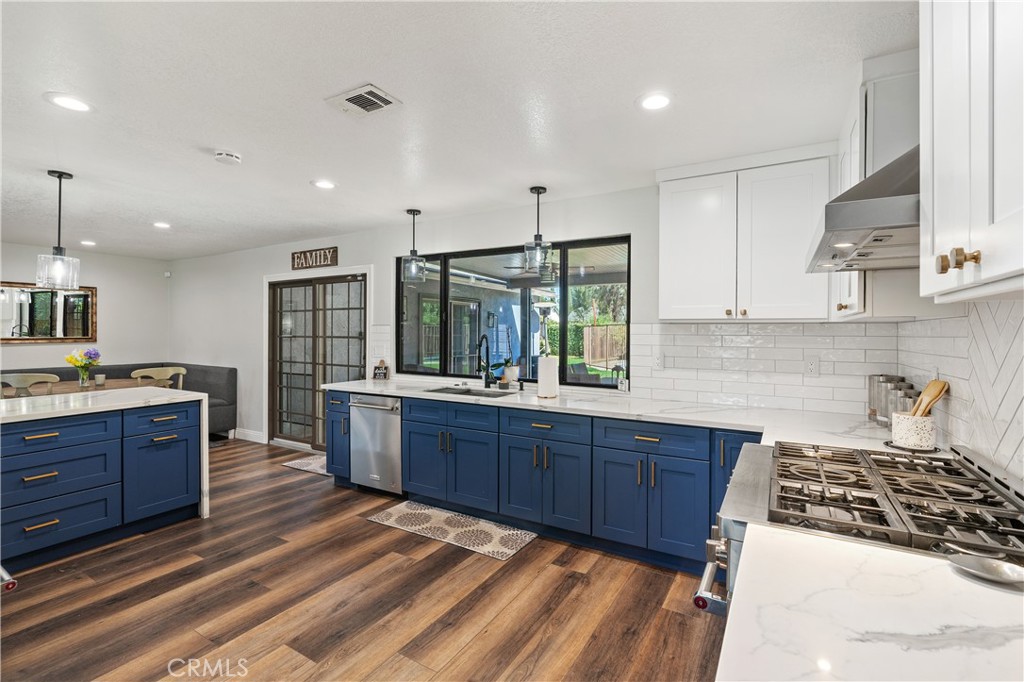 1414 Cedarhill Drive