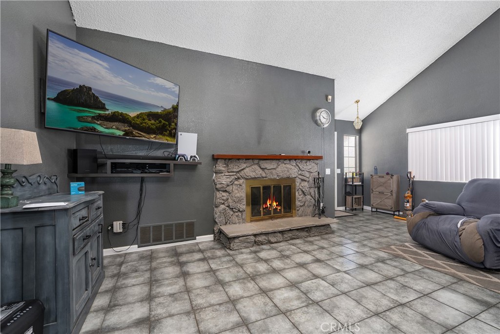25239 Dana Lane