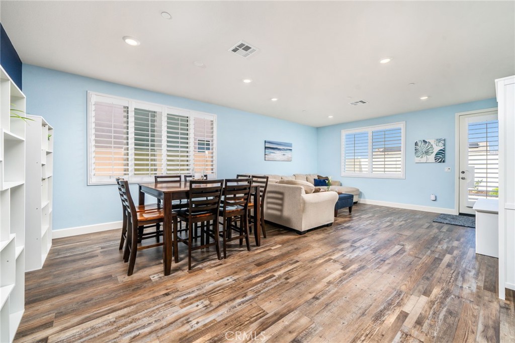 32166 32166 Prairie Crossing