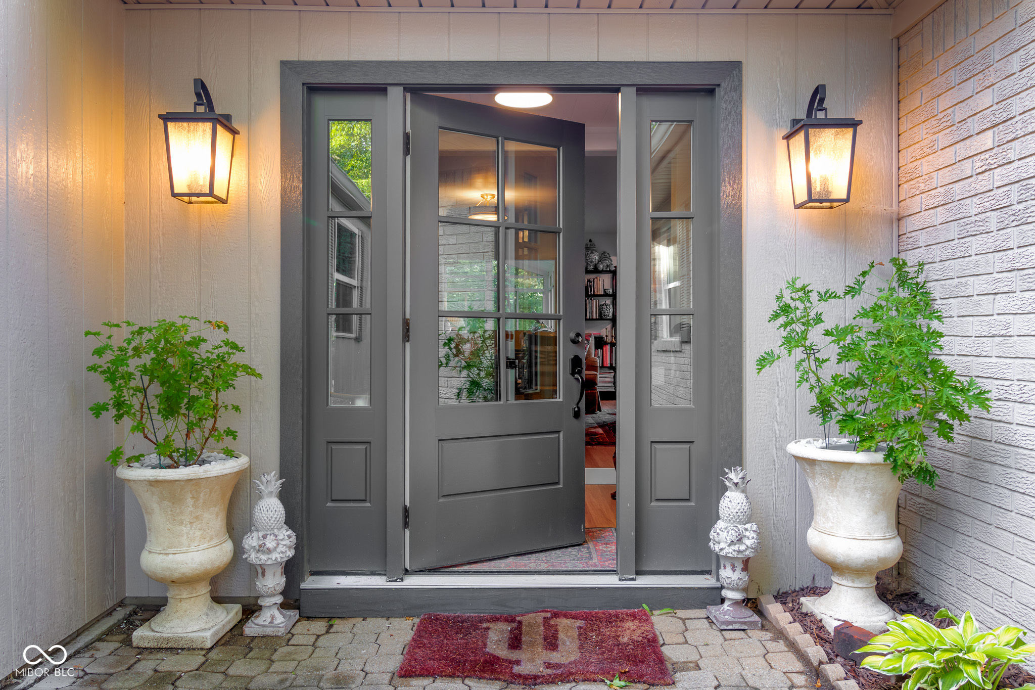 3846 W South Wood Lake Drive