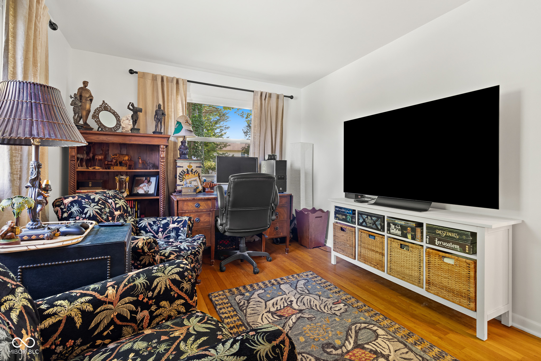 3846 W South Wood Lake Drive