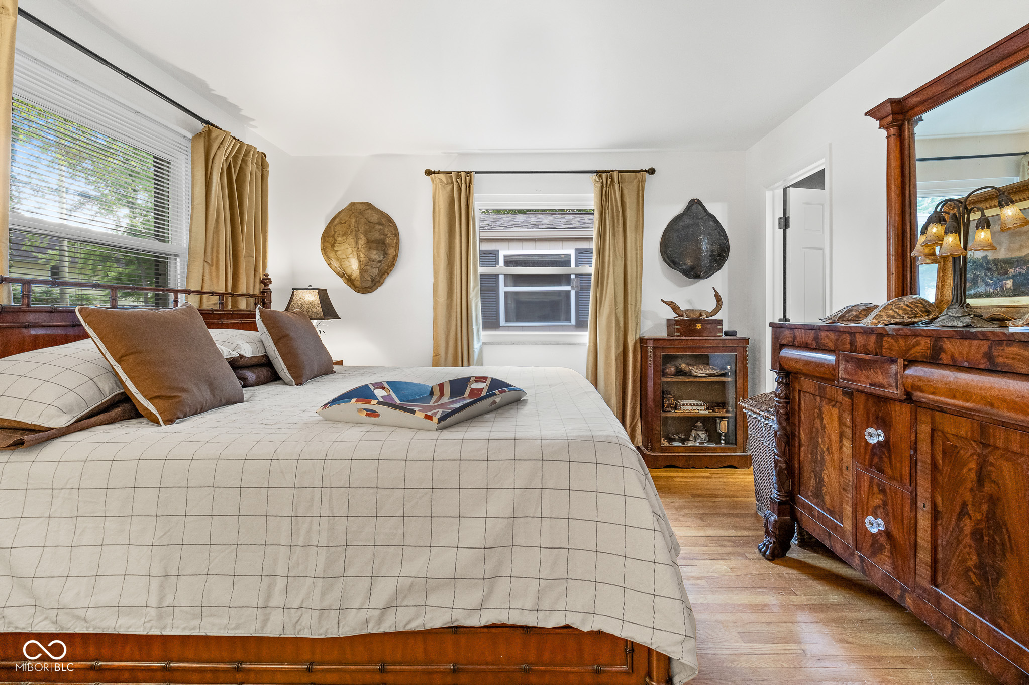 3846 W South Wood Lake Drive