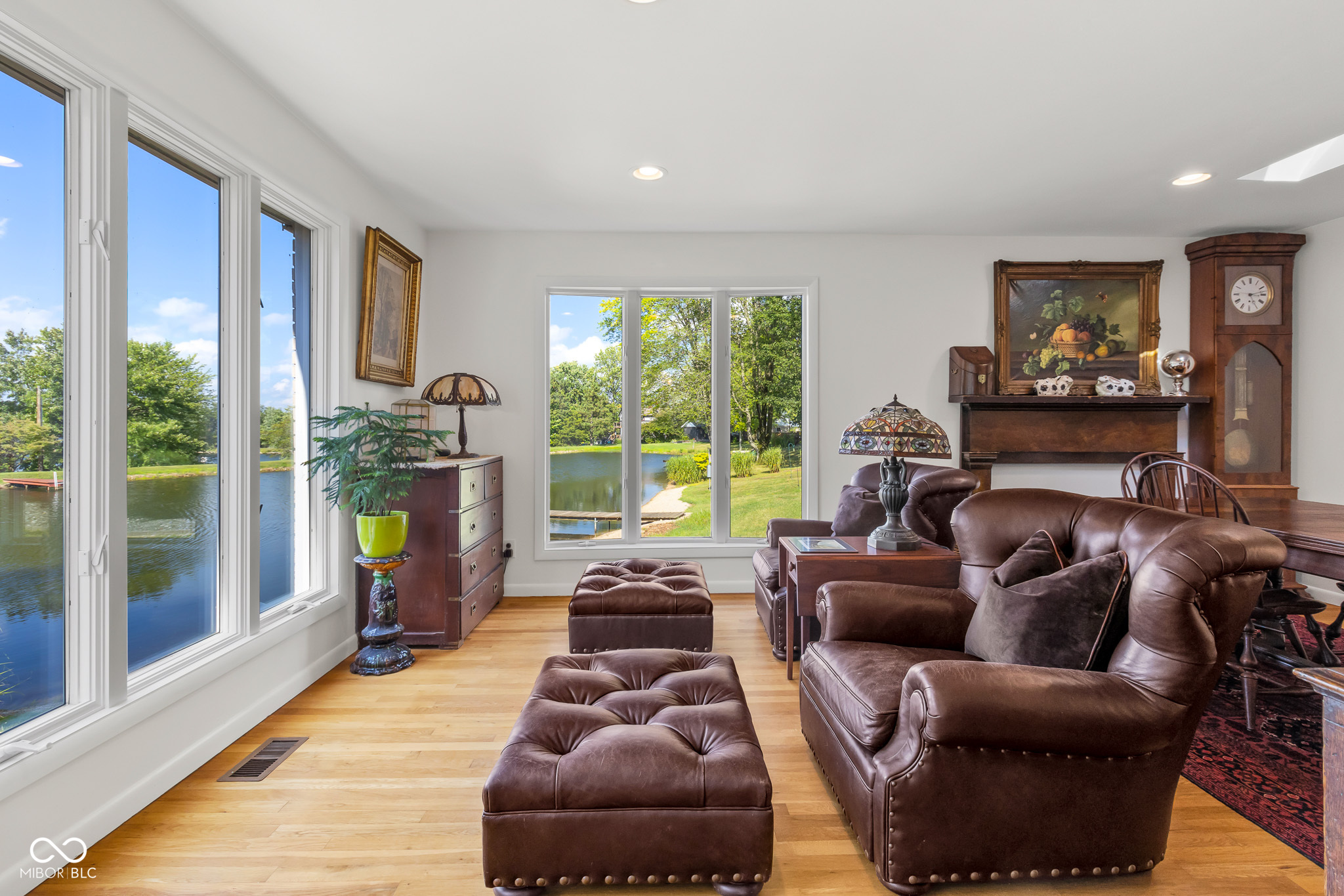 3846 W South Wood Lake Drive