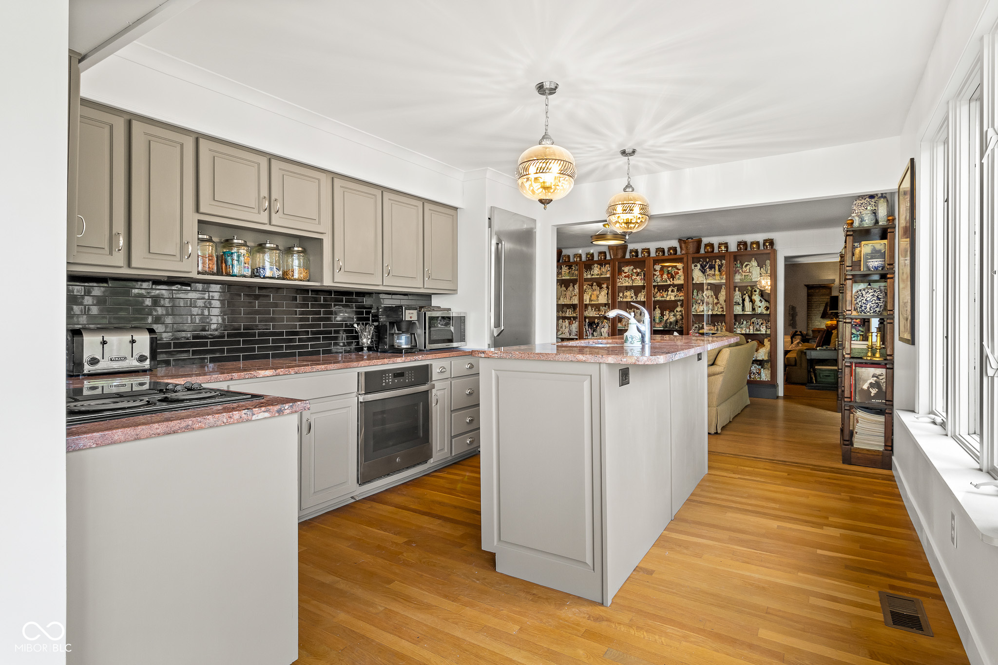 3846 W South Wood Lake Drive