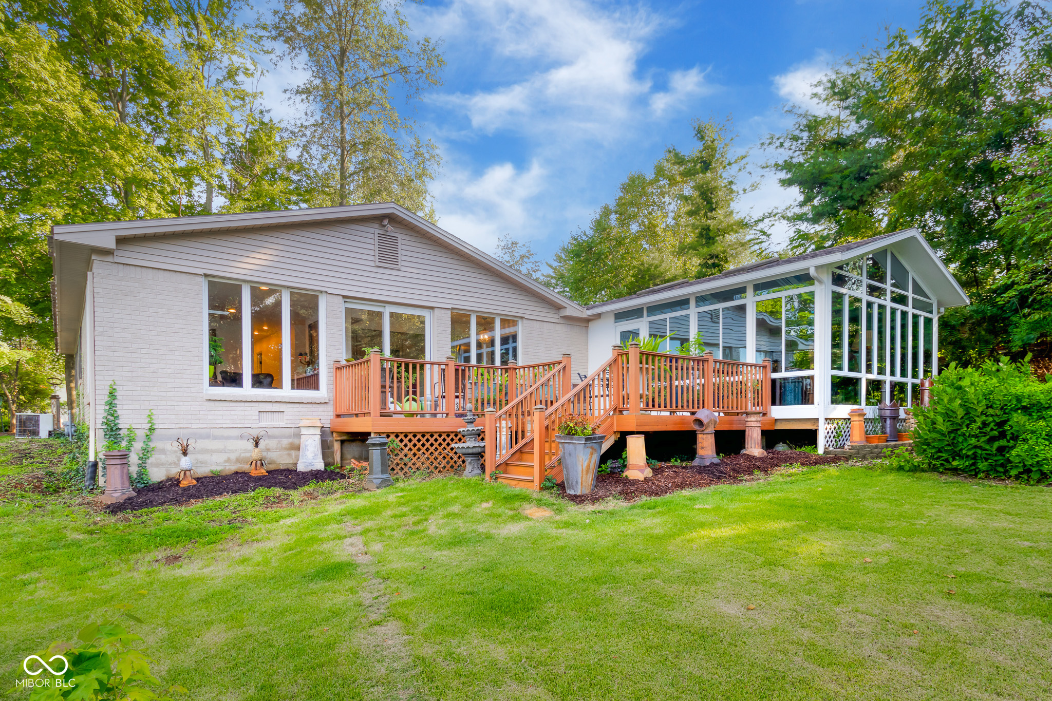 3846 W South Wood Lake Drive