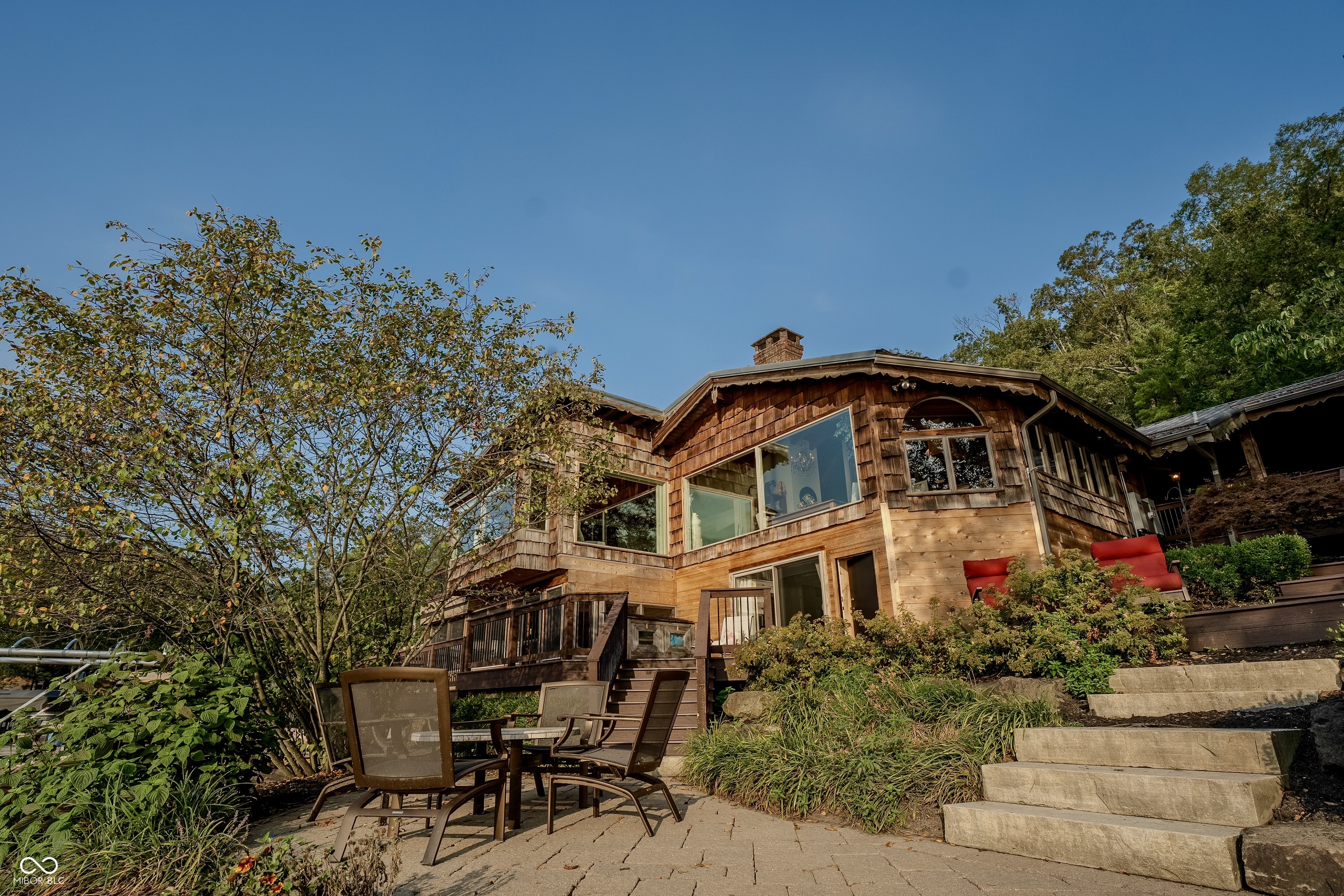5541 S Poplar Drive