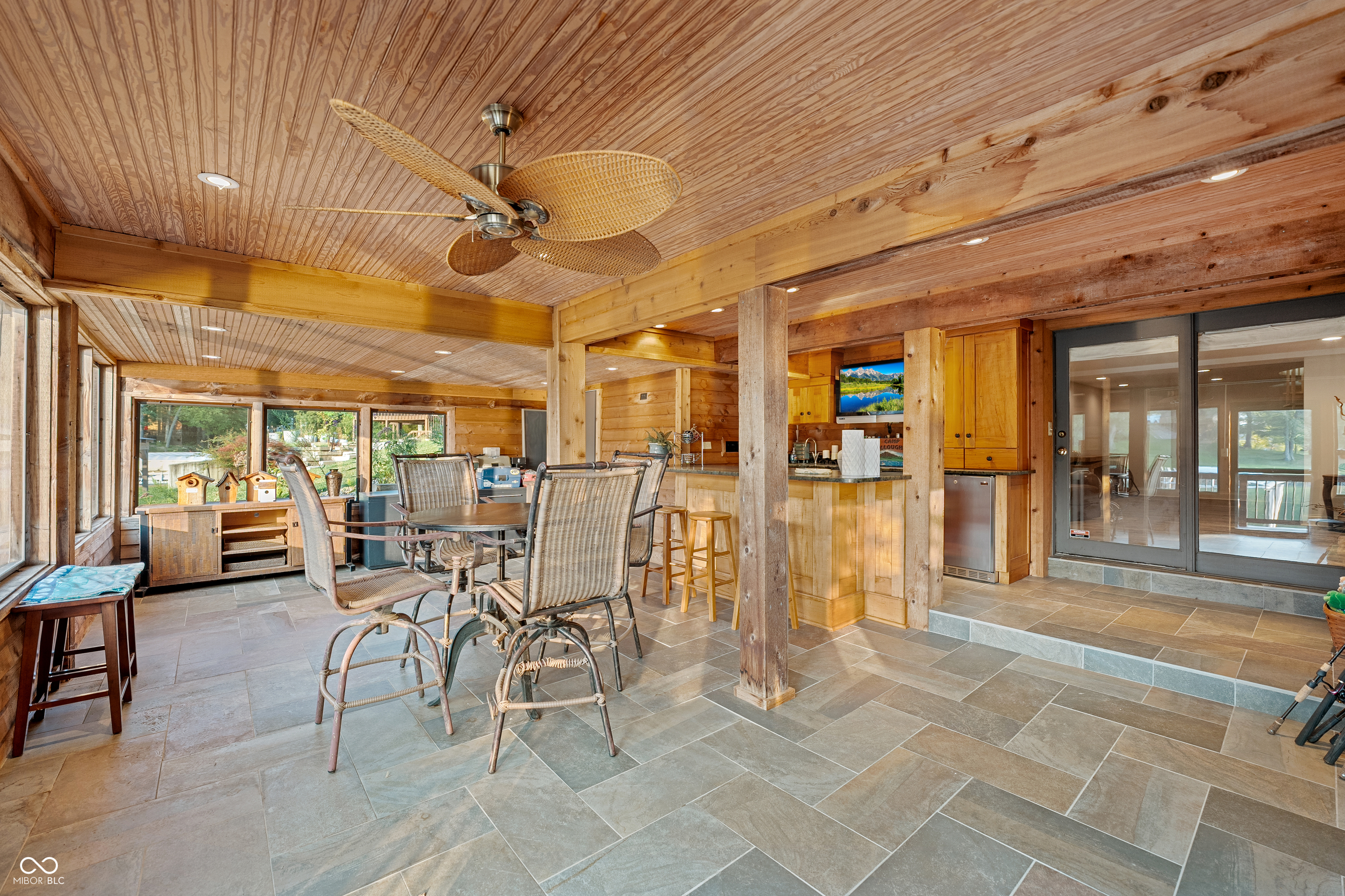 5541 S Poplar Drive