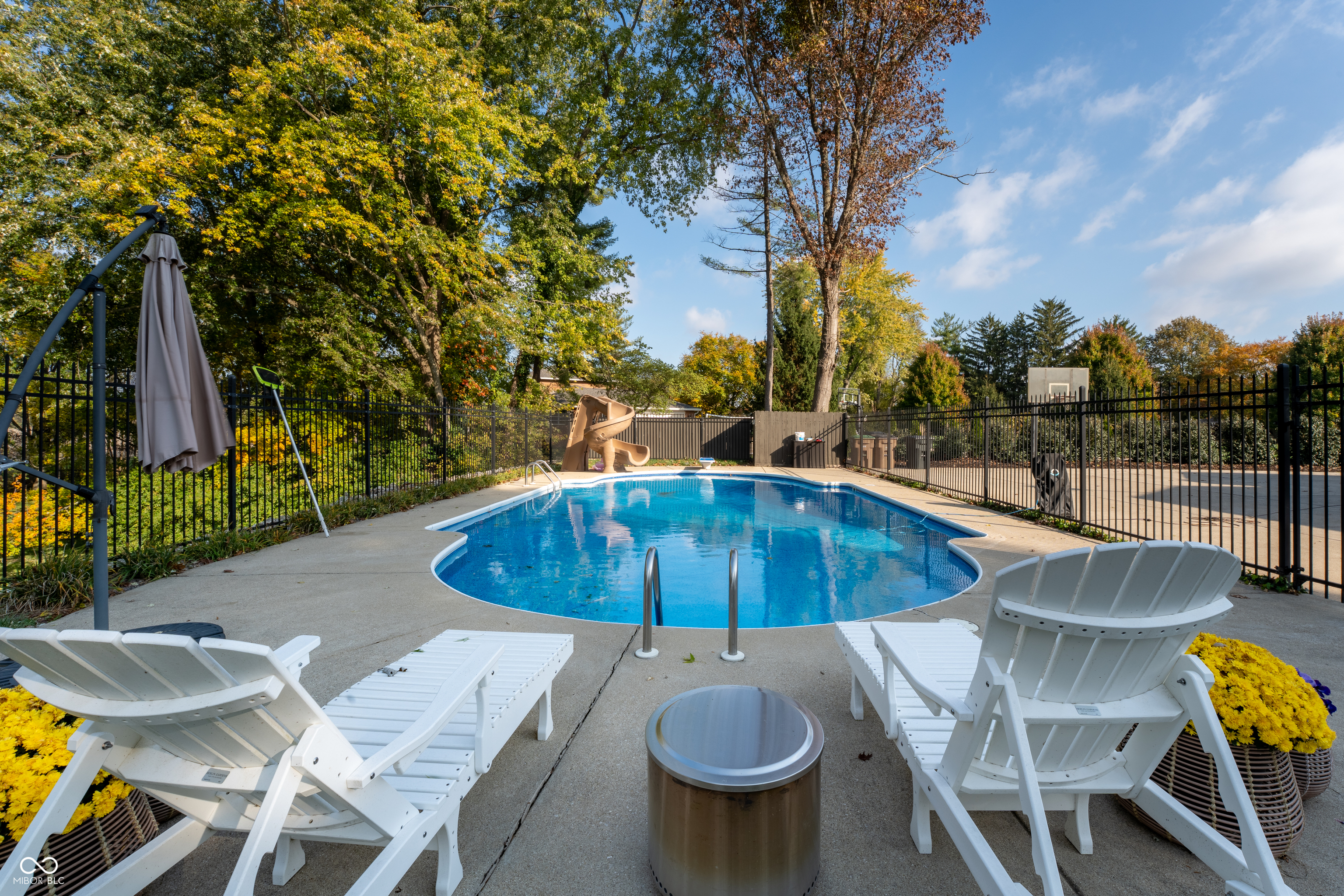 4410 N Riverside Drive