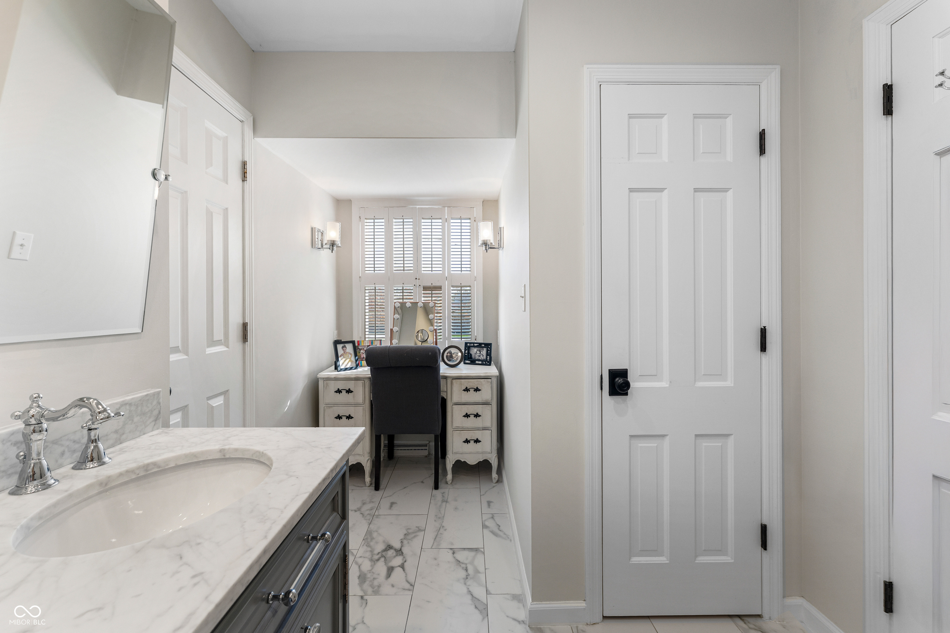 4410 N Riverside Drive