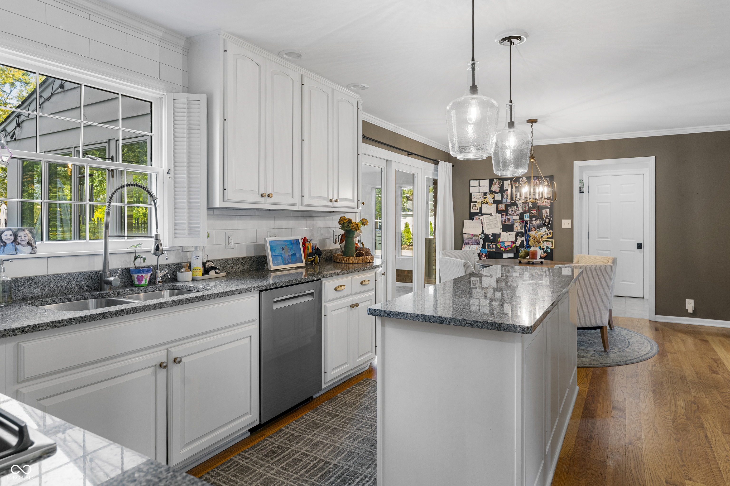 4410 N Riverside Drive