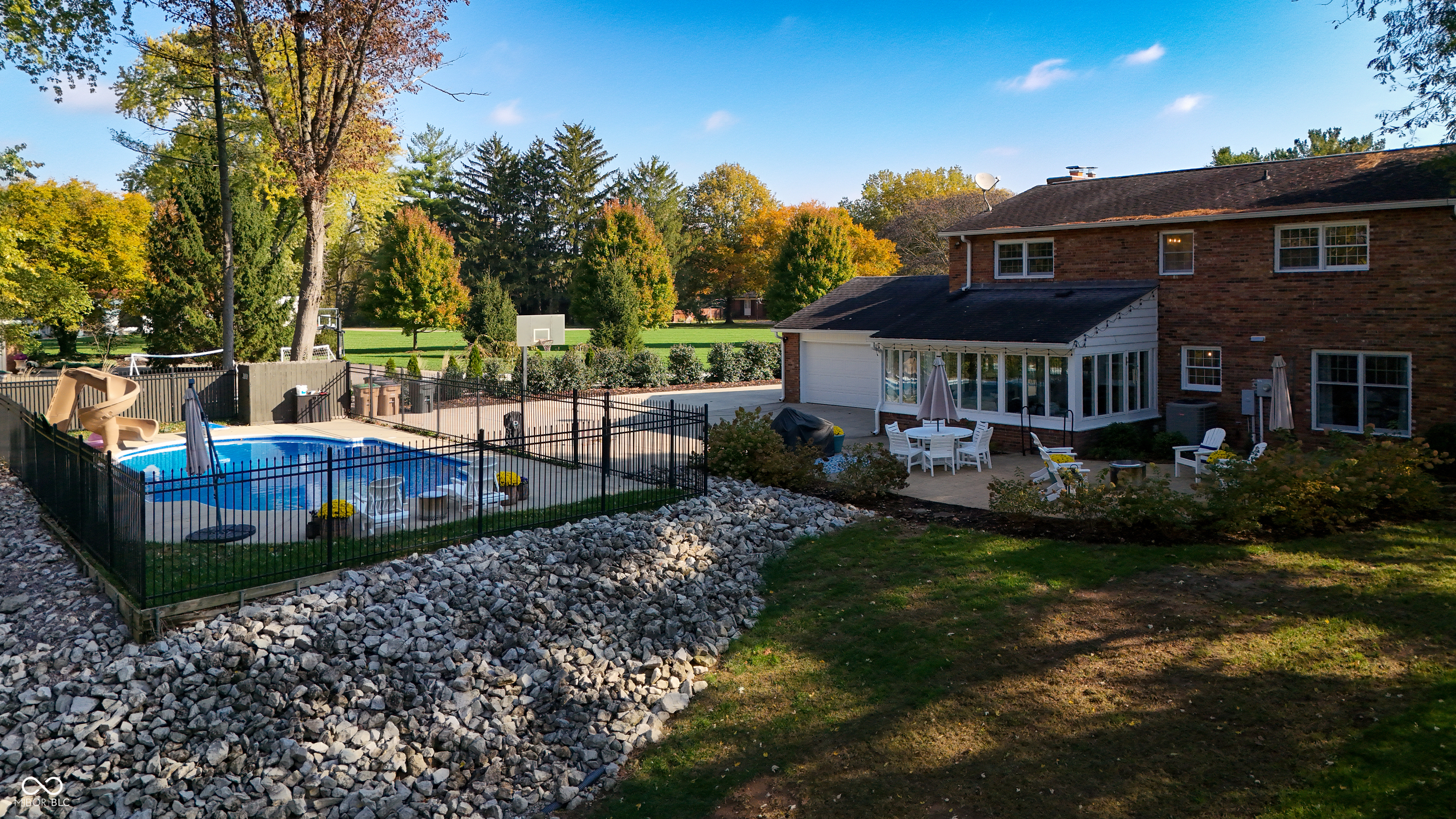 4410 N Riverside Drive