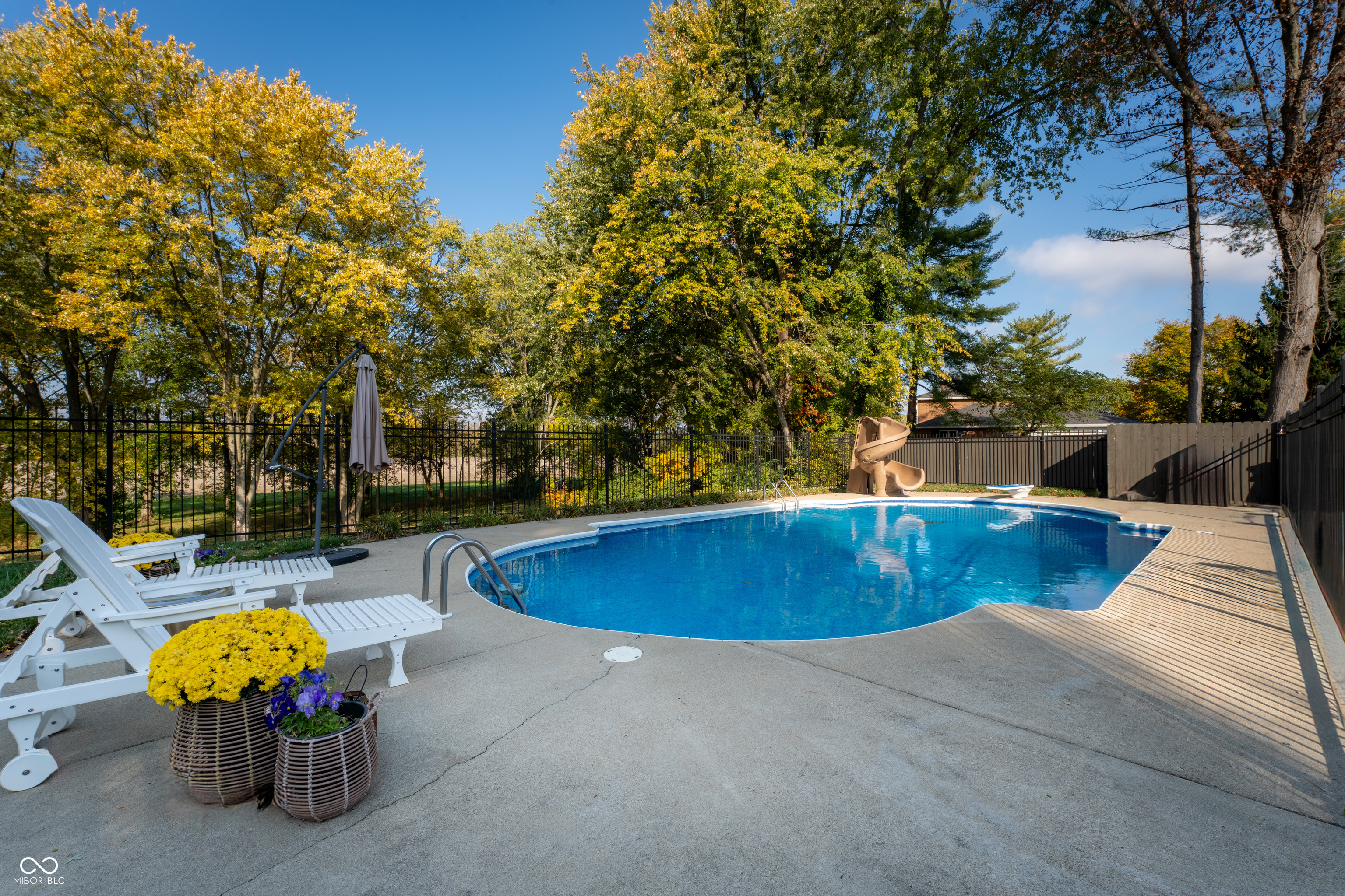 4410 N Riverside Drive