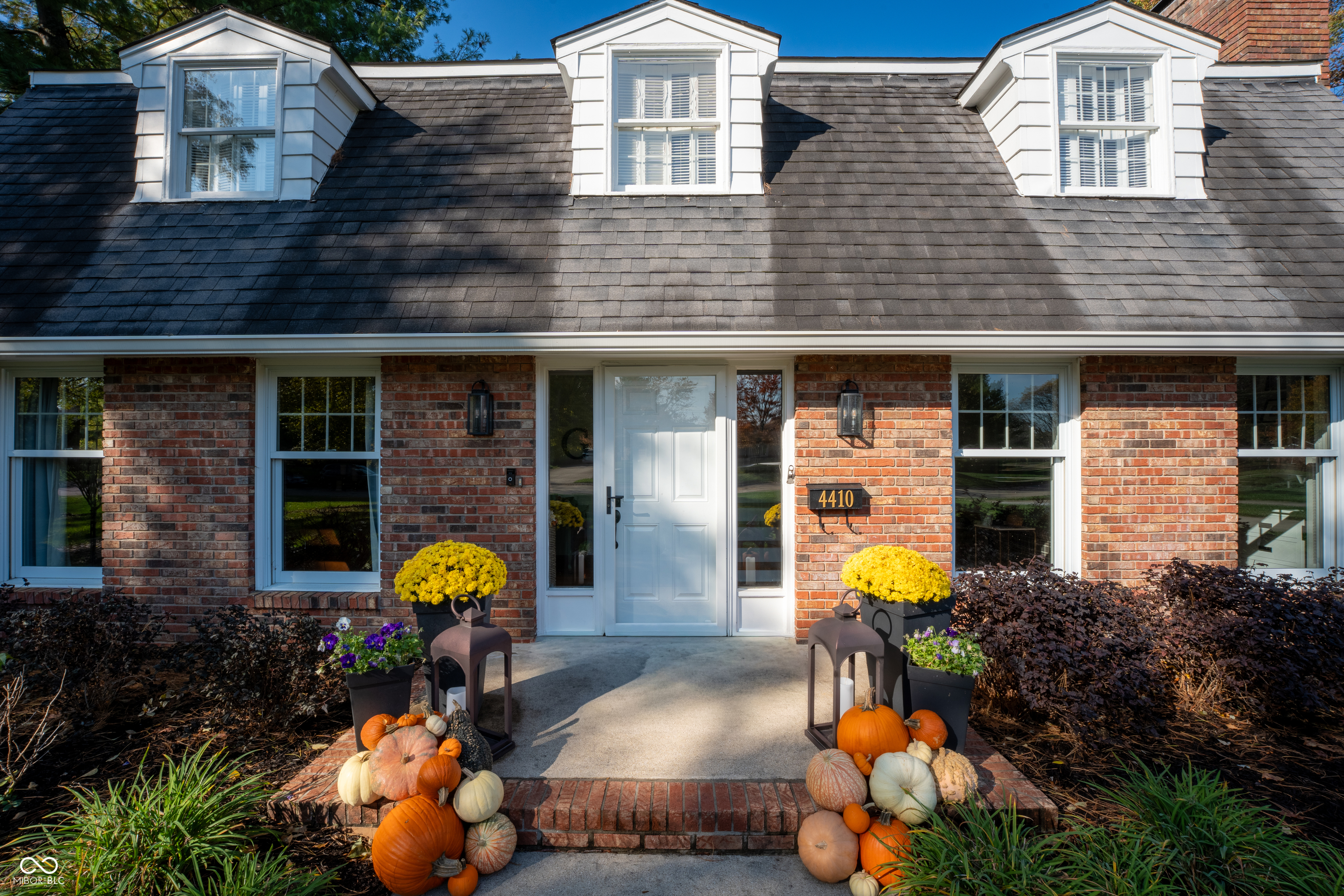 4410 N Riverside Drive