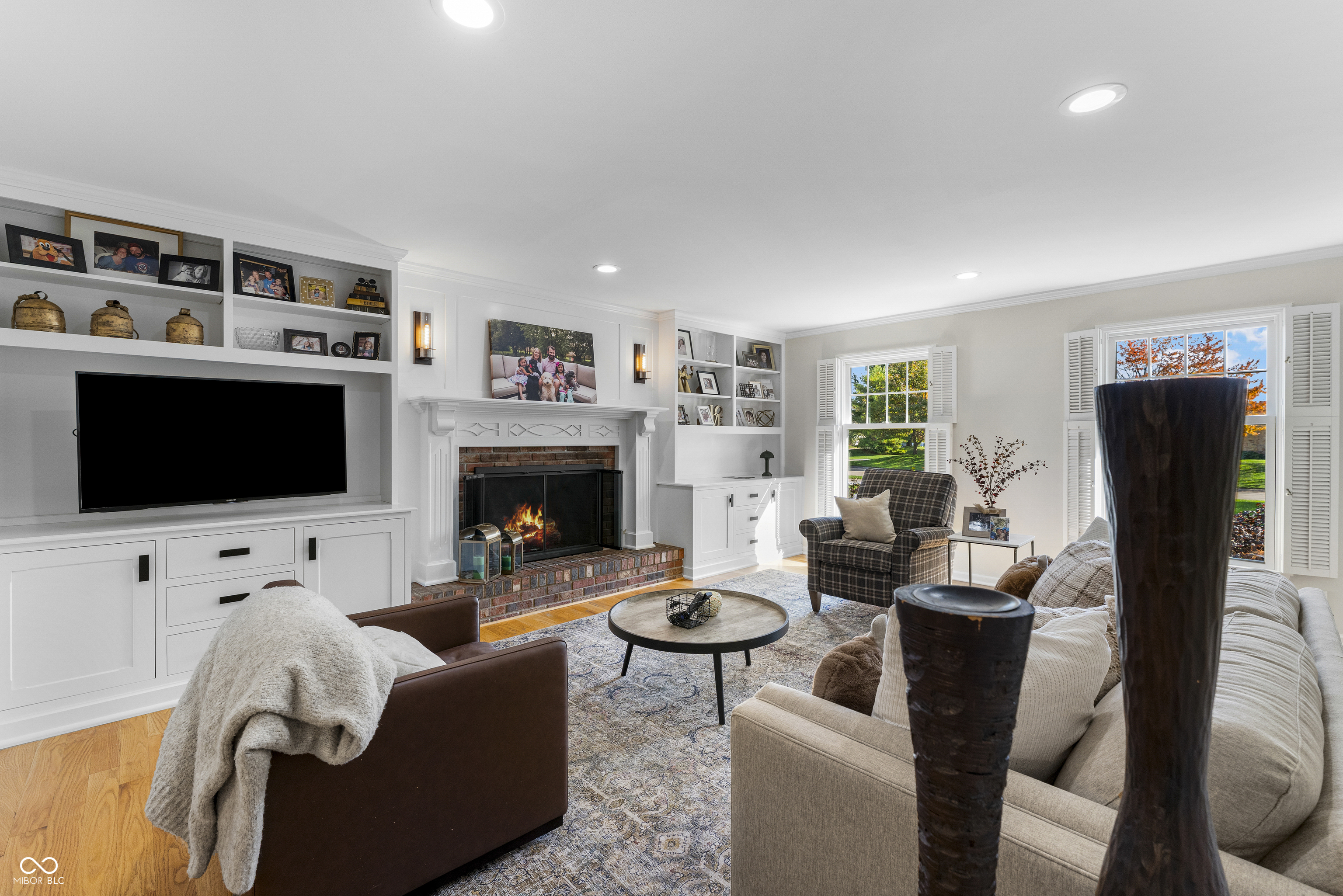 4410 N Riverside Drive