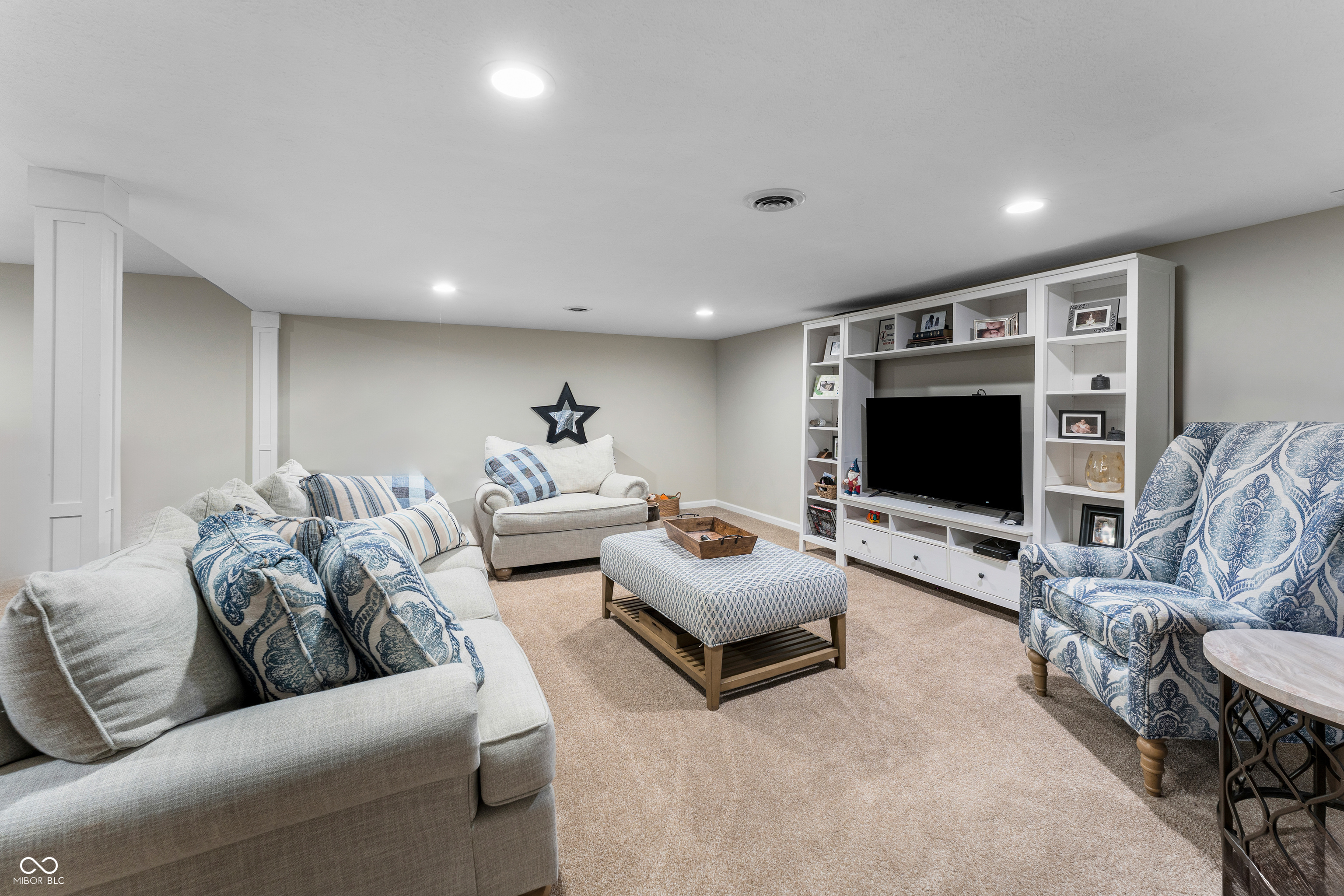 4410 N Riverside Drive