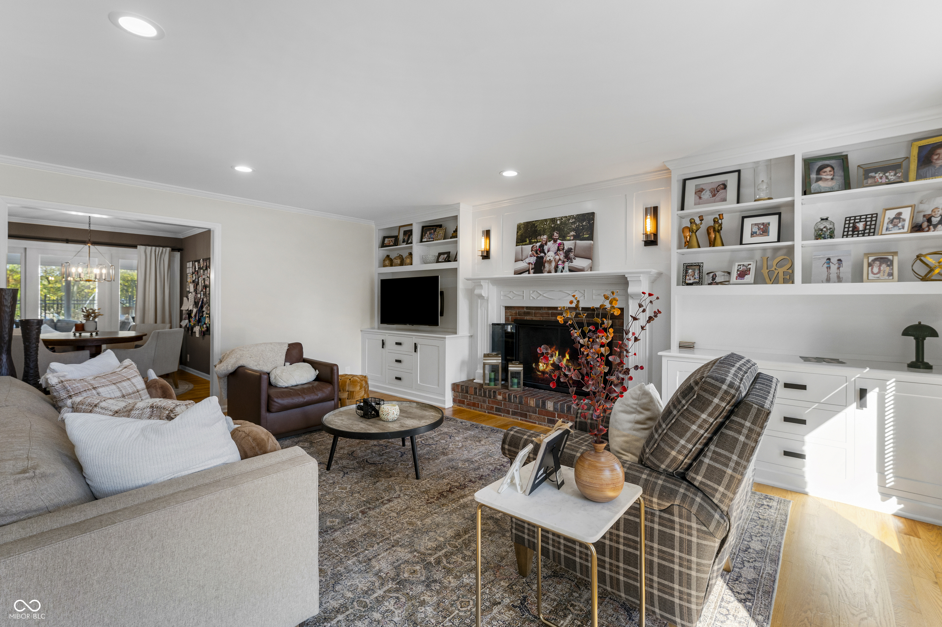 4410 N Riverside Drive