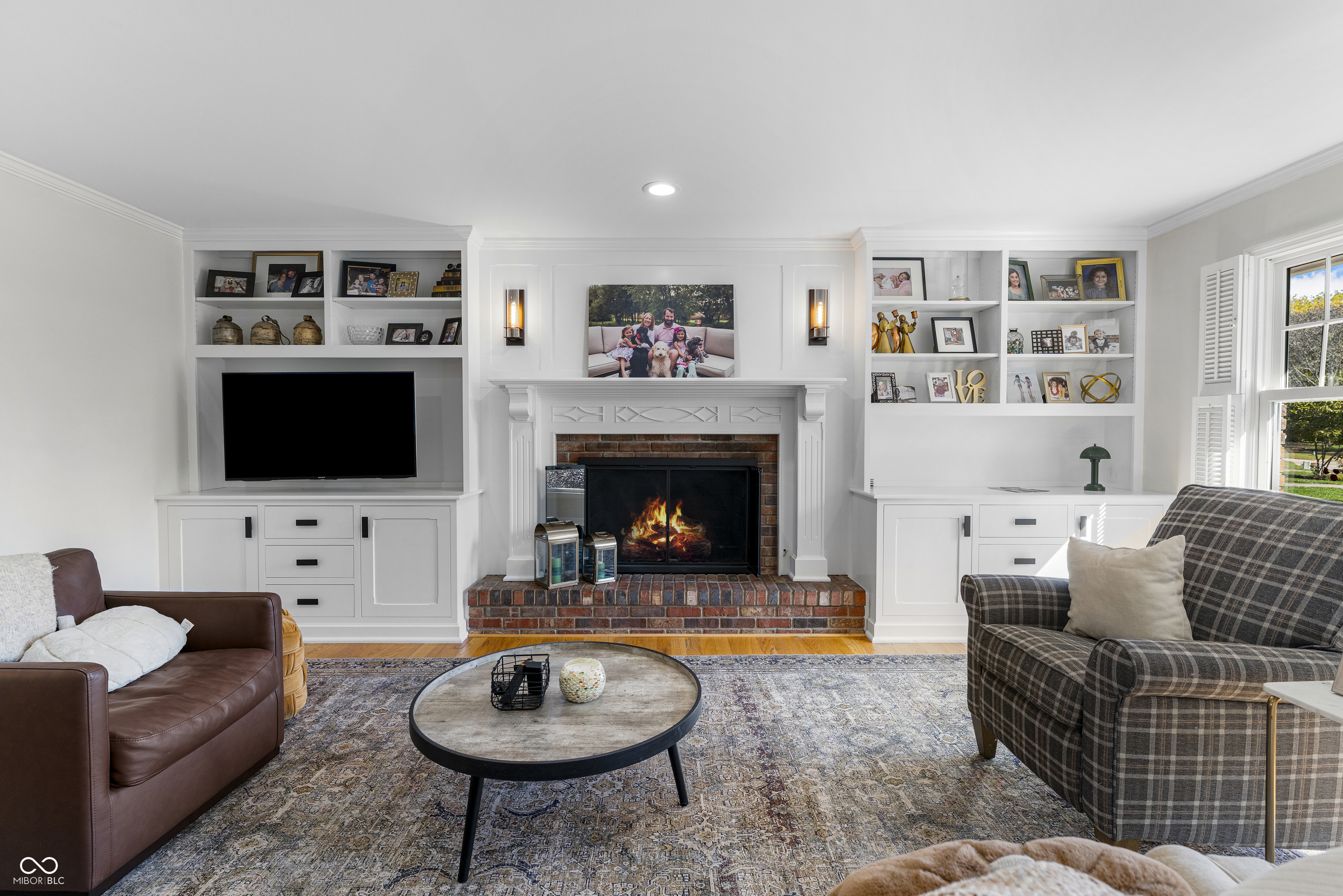 4410 N Riverside Drive