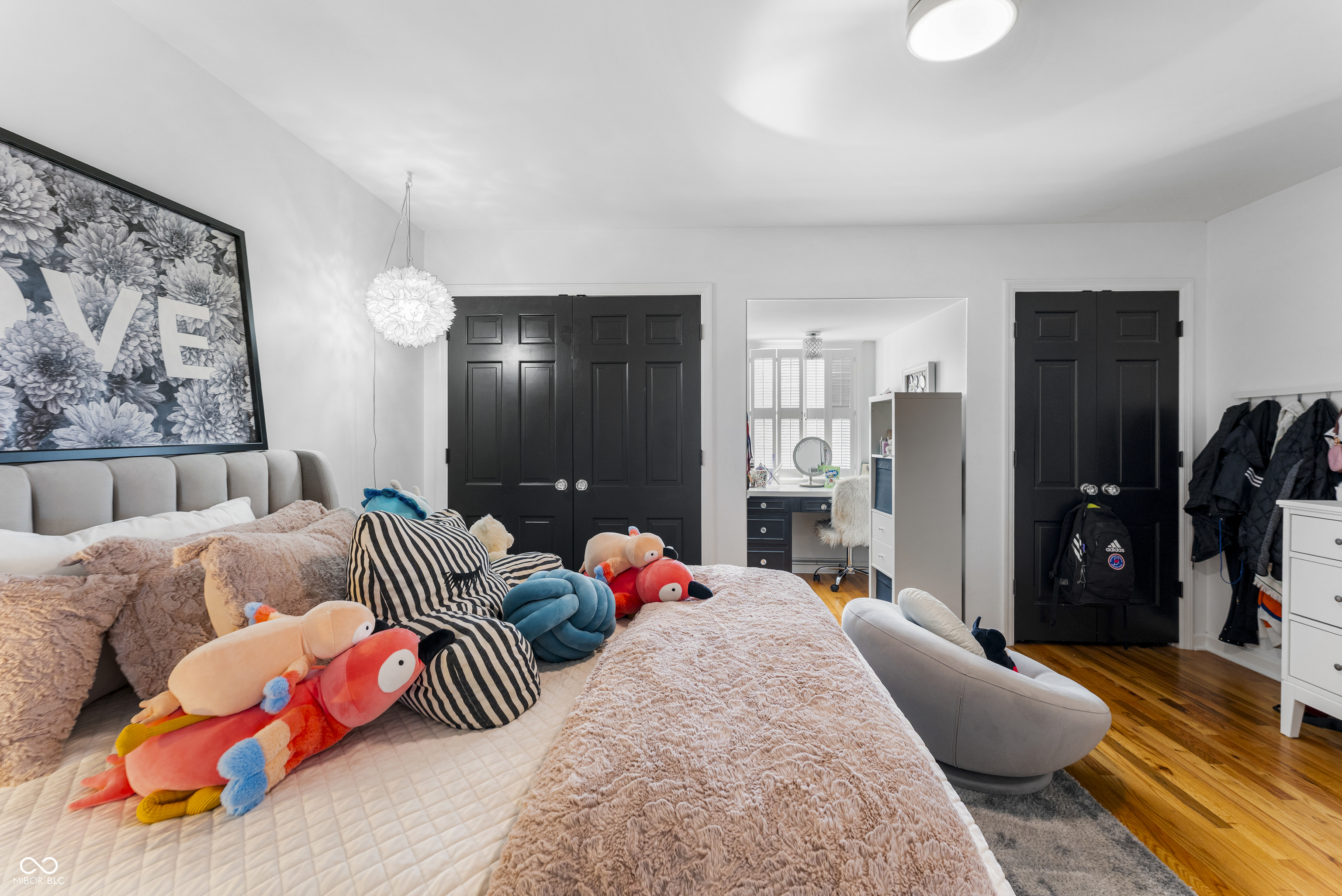 4410 N Riverside Drive