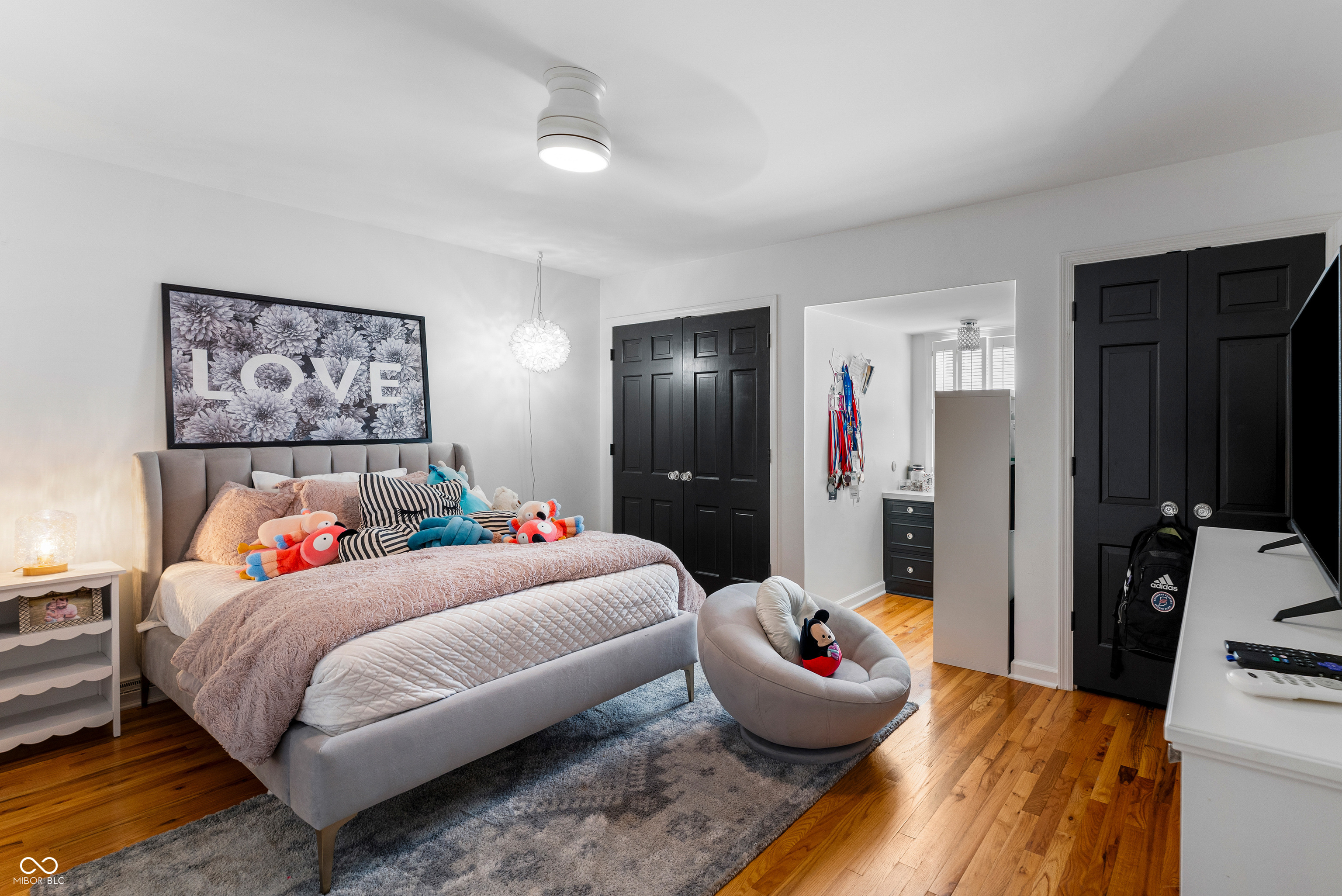 4410 N Riverside Drive