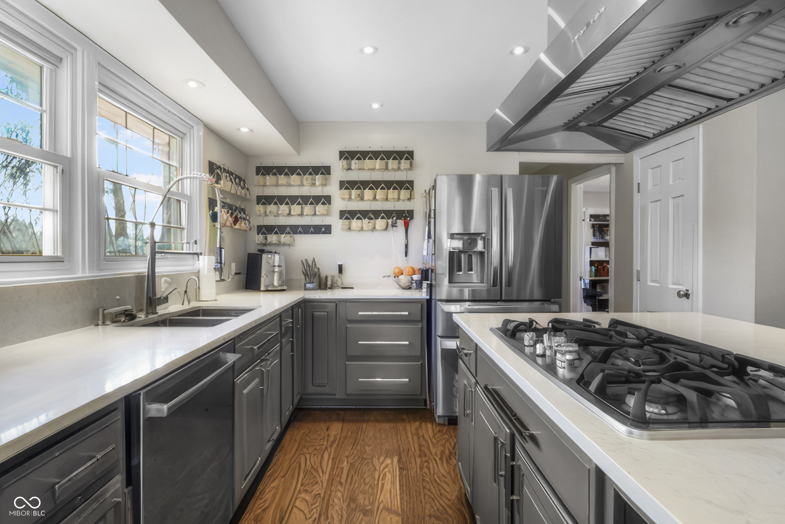 4103 Ridgeway Avenue