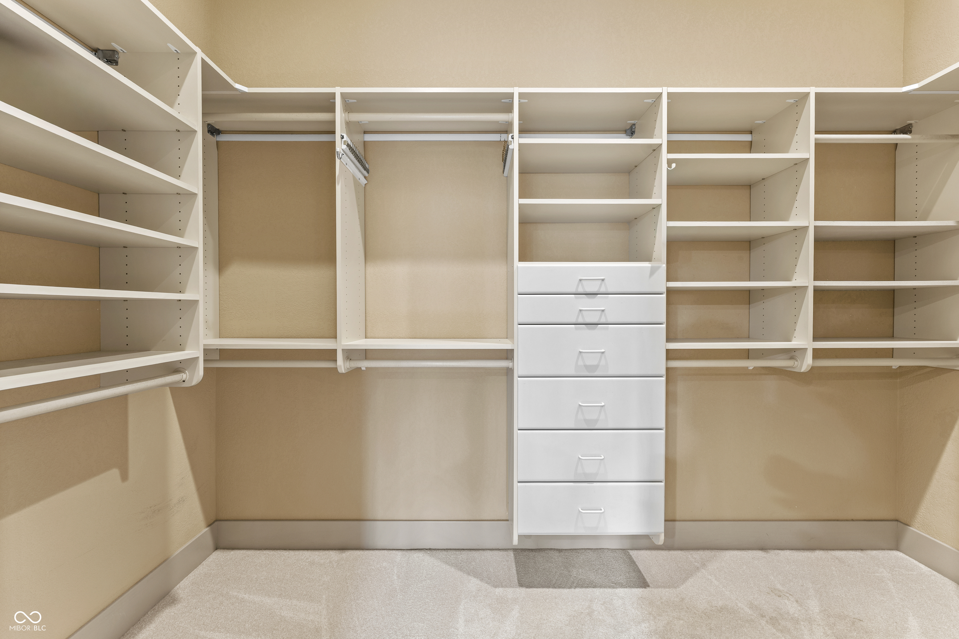 8424 W Mulligan Lane