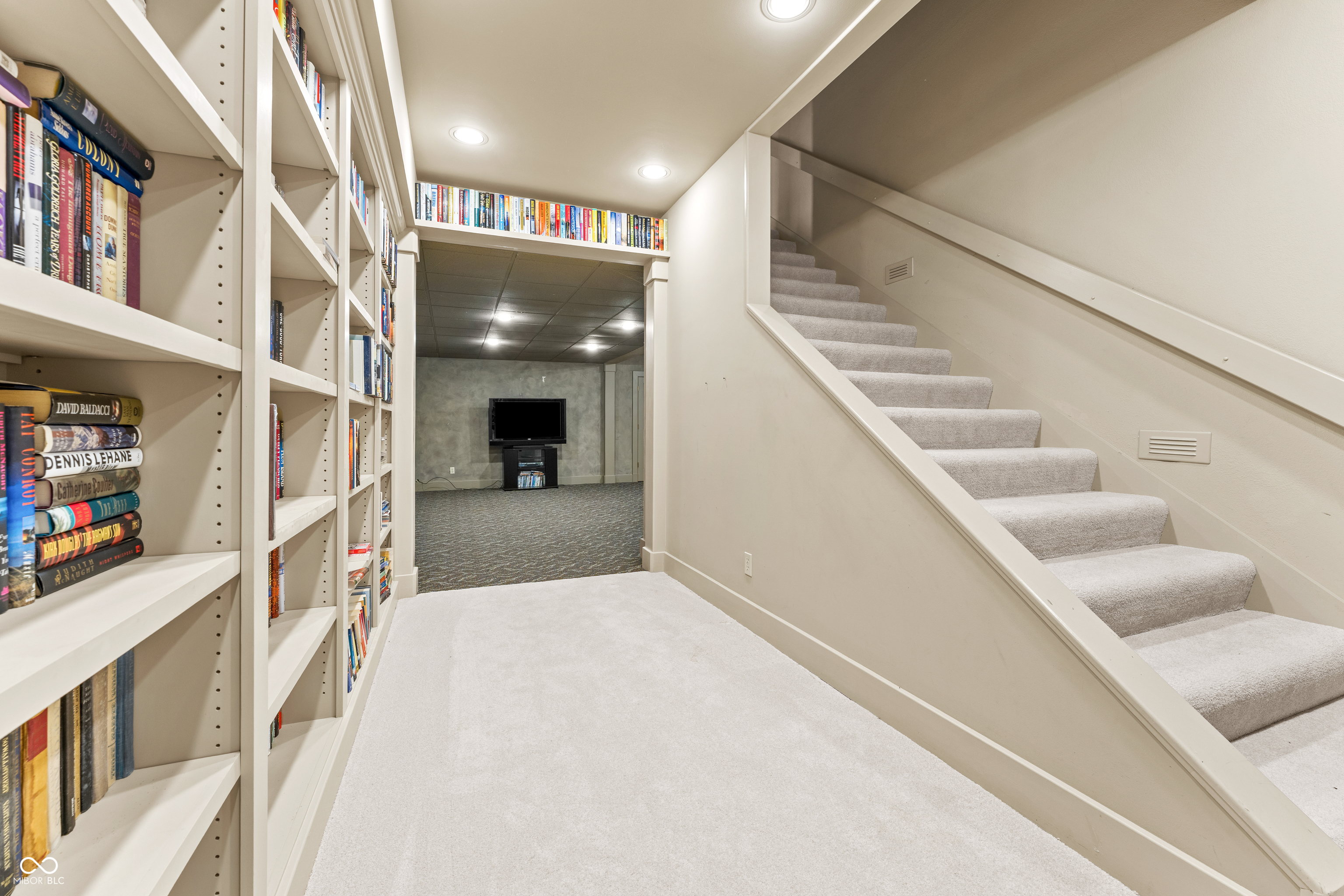 8424 W Mulligan Lane