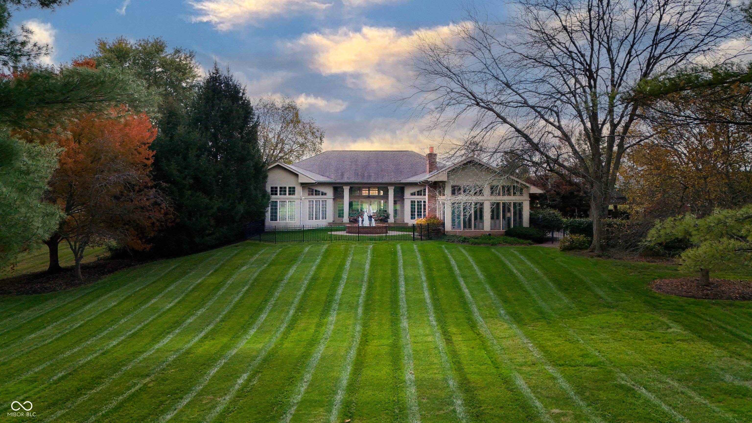 8424 W Mulligan Lane