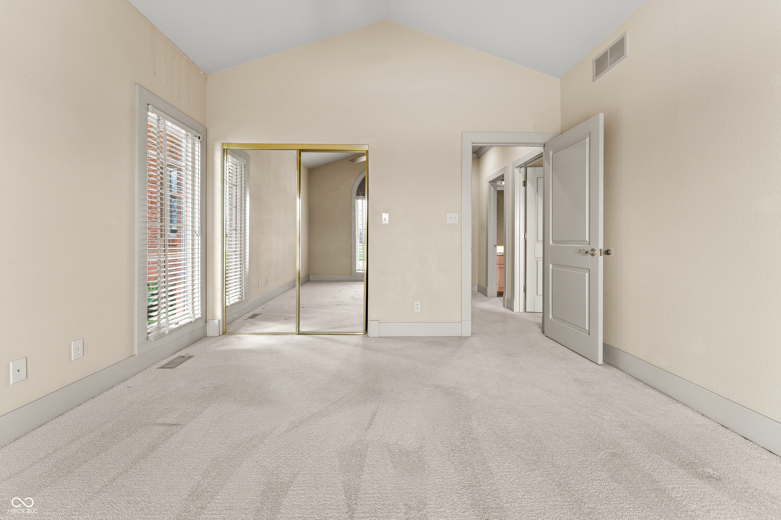 8424 W Mulligan Lane