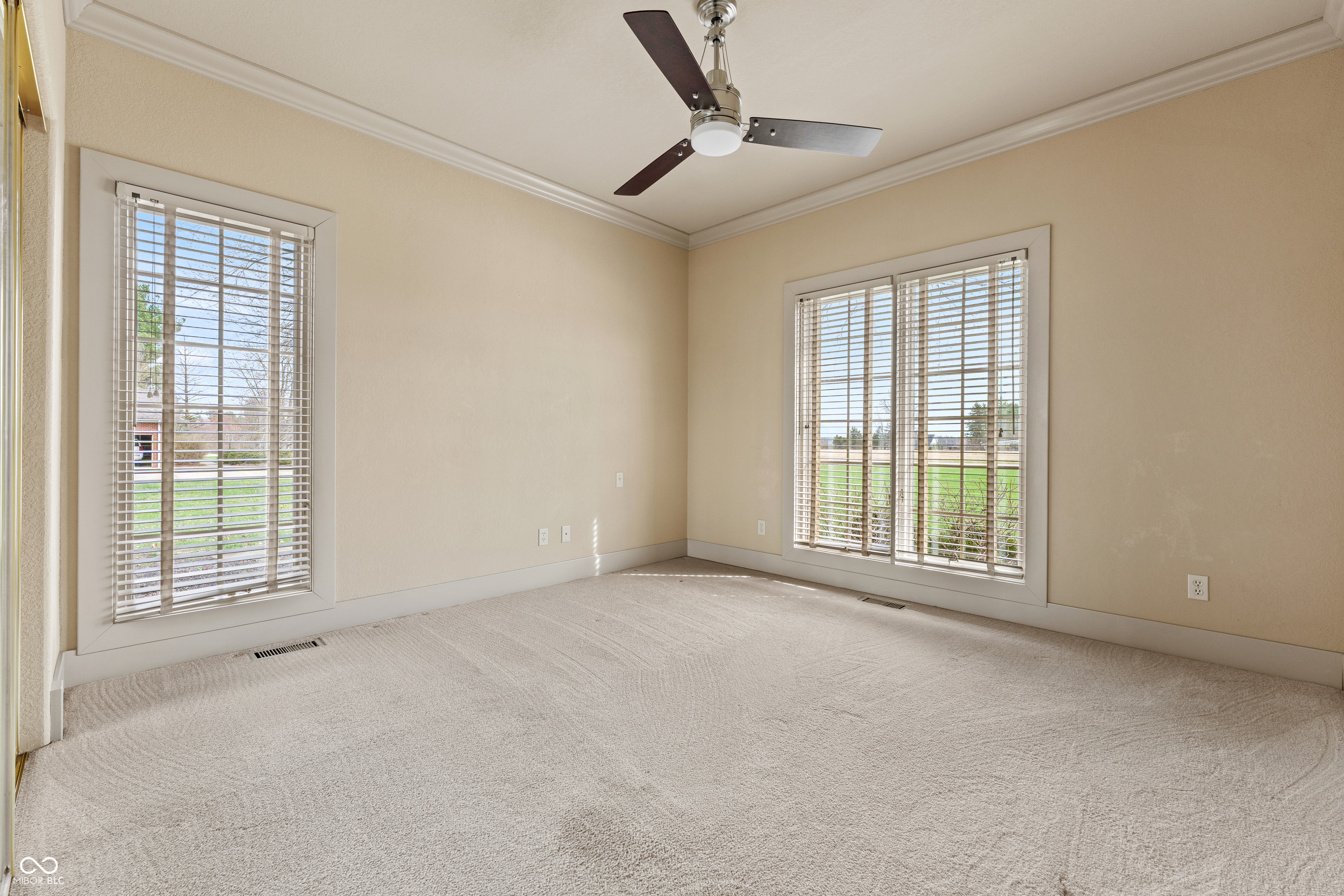 8424 W Mulligan Lane