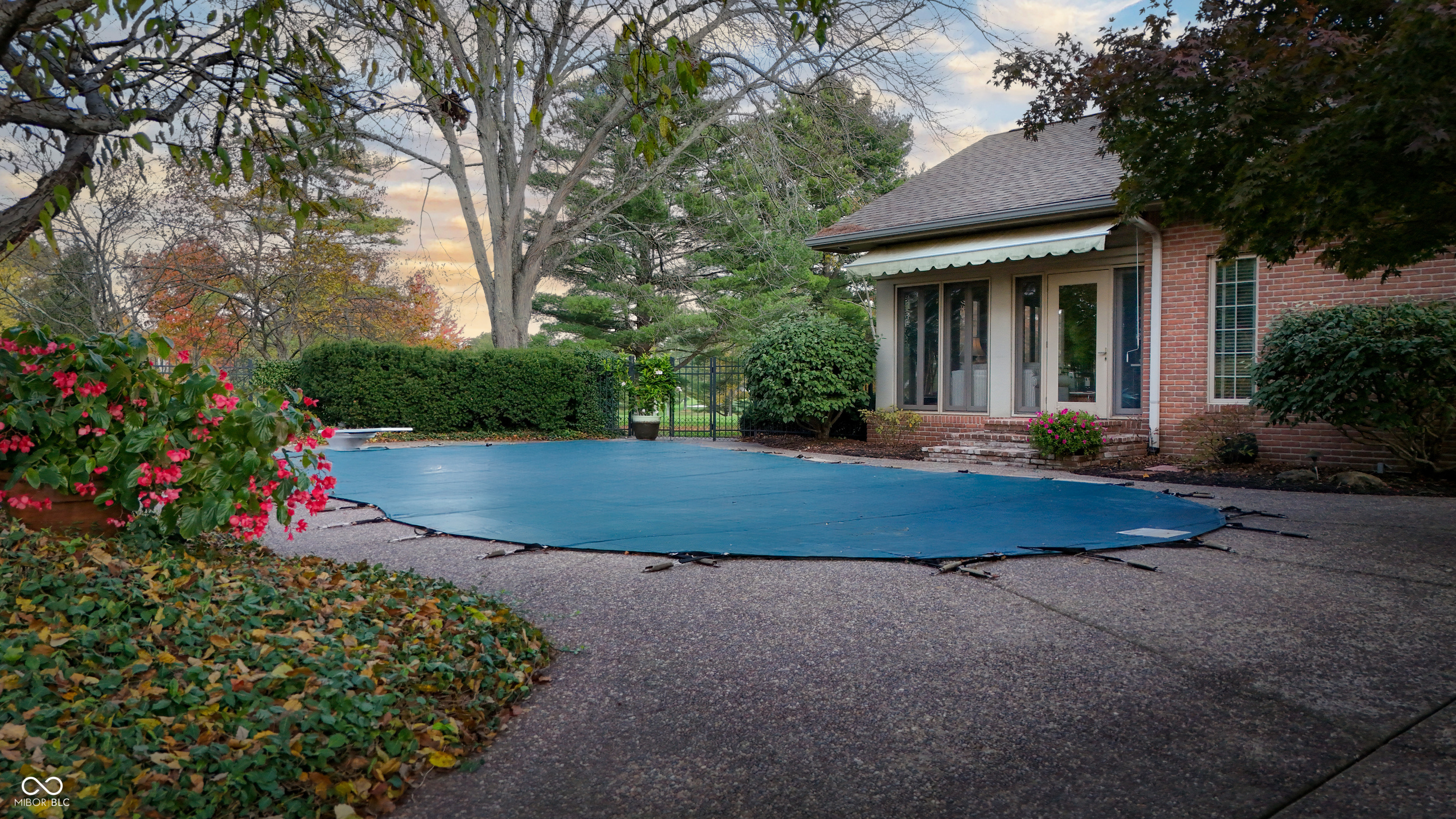 8424 W Mulligan Lane